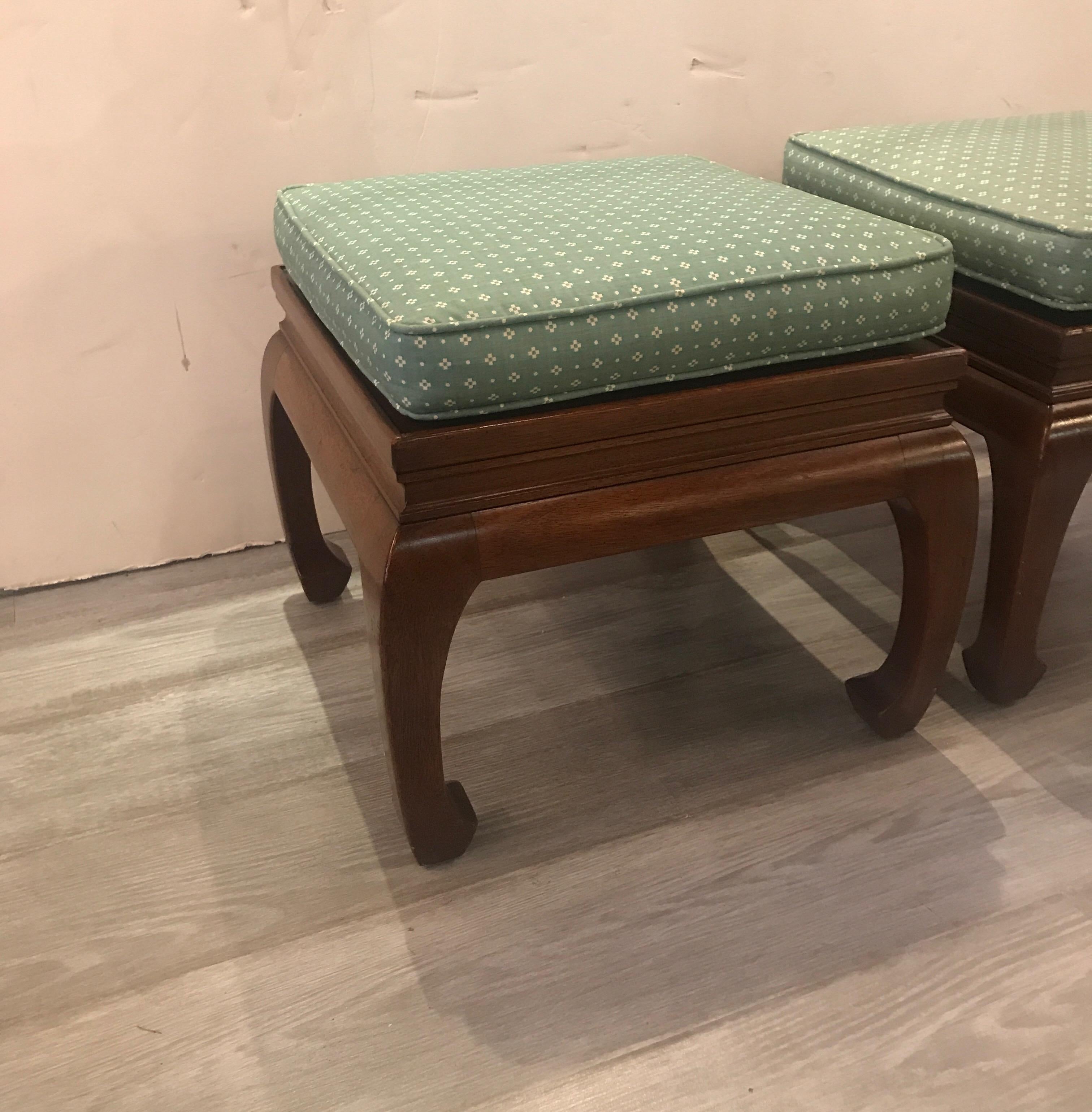Pair of Asian Style Benches or Stands (amerikanisch)