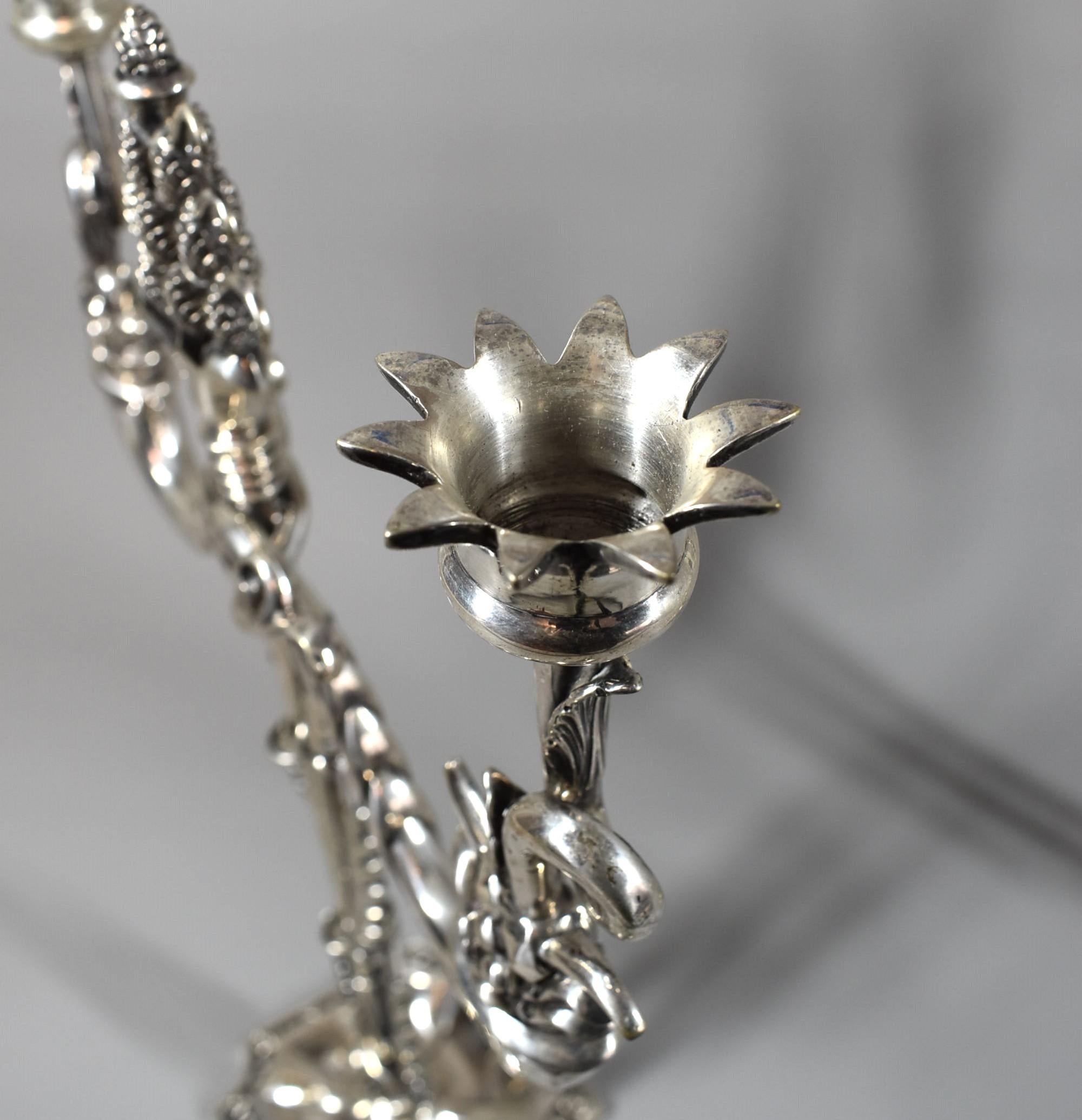 Coppia di candelabri italiani a due luci in argento di Fratelli Venezian, circa 1950 in vendita 2