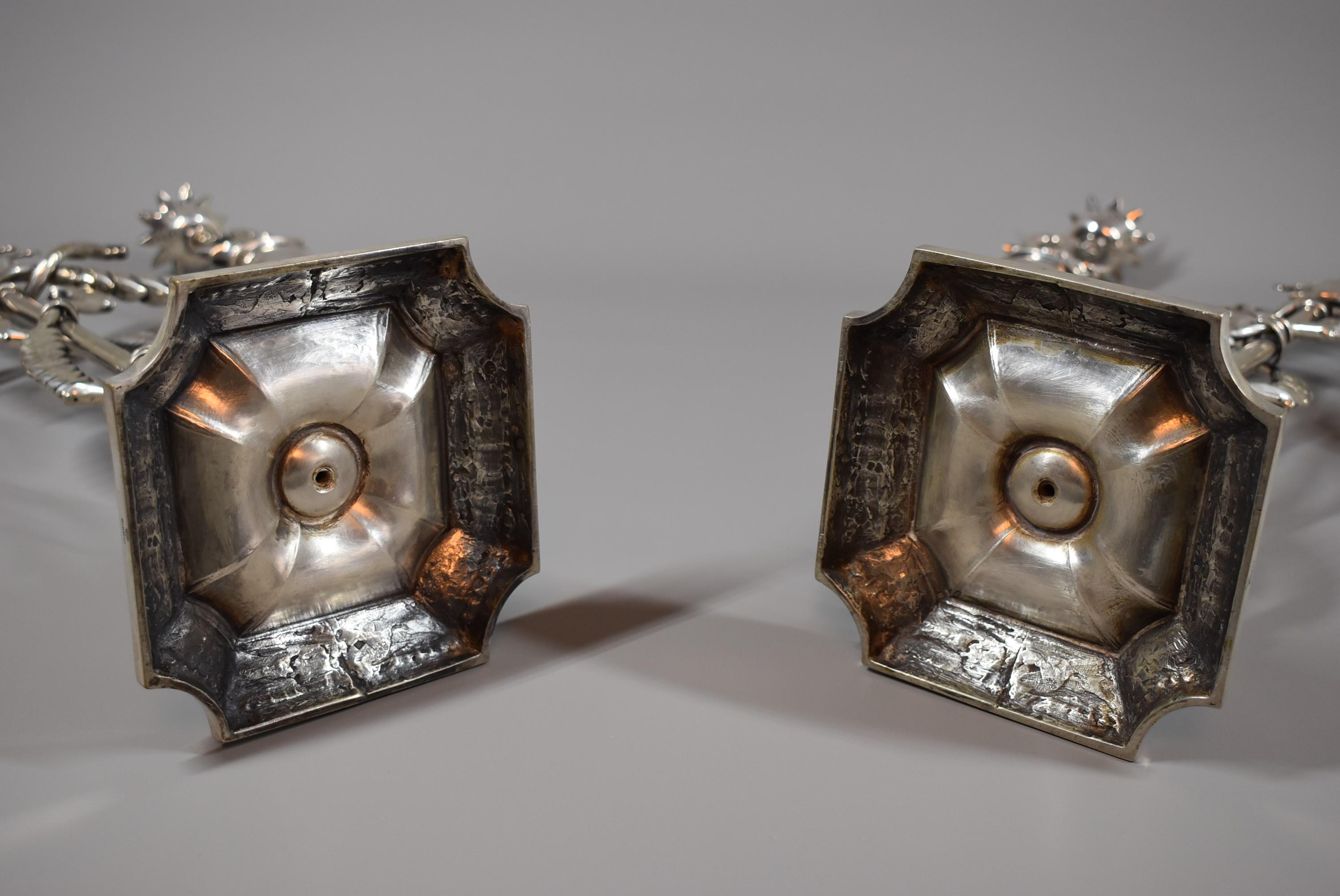 Coppia di candelabri italiani a due luci in argento di Fratelli Venezian, circa 1950 in vendita 5