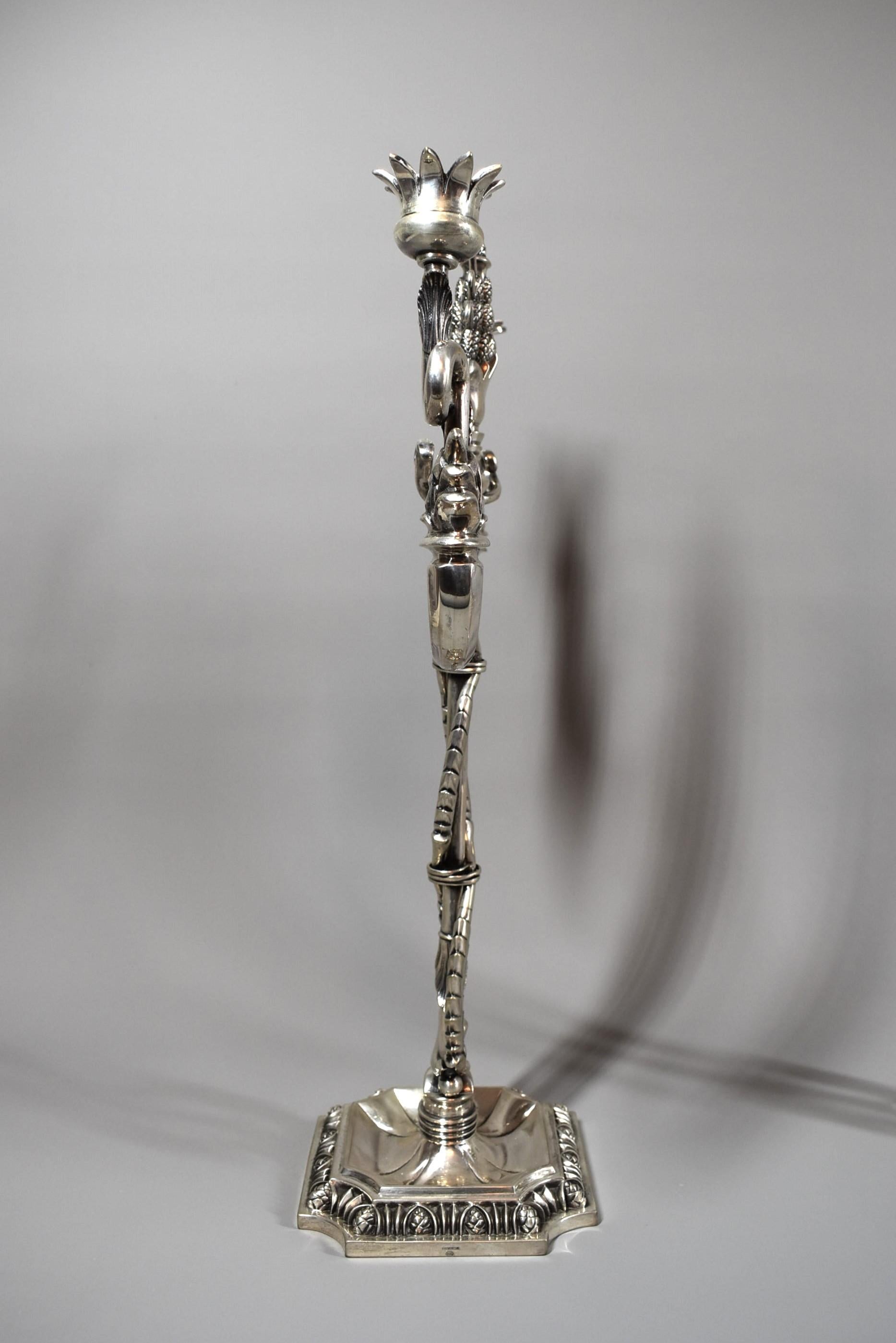 Altro Coppia di candelabri italiani a due luci in argento di Fratelli Venezian, circa 1950 in vendita
