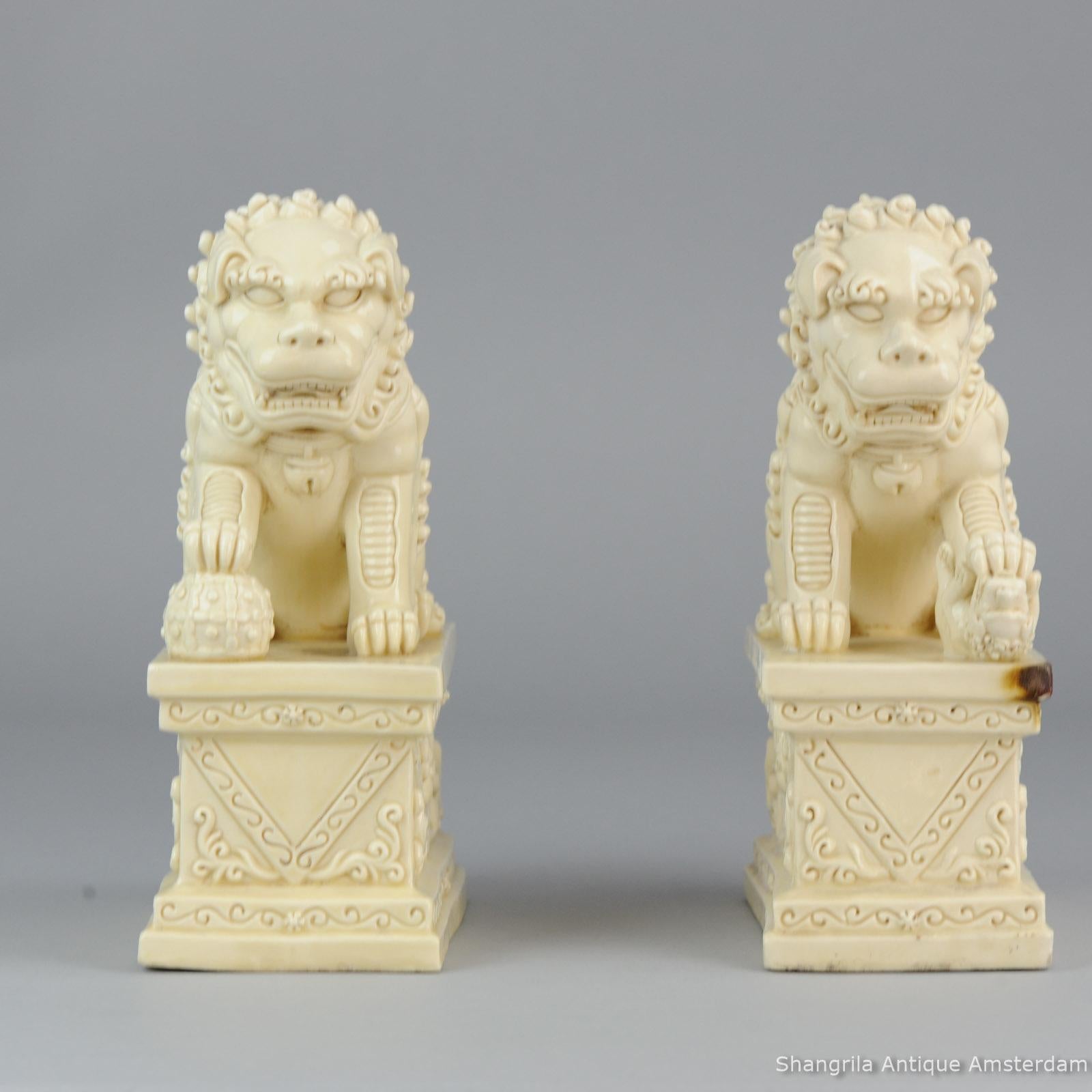 Pair of Large Marked Blanc de Chine Foo Dogs PRoC Period Dehua Chinese For Sale 6