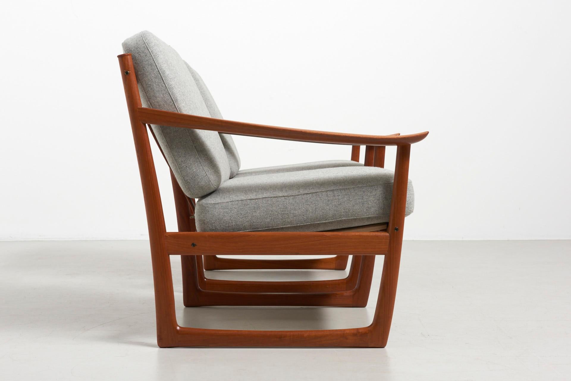 Pair of Lounge Chairs by Peter Hvidt & Orla Mølgaard-Nielsen 2