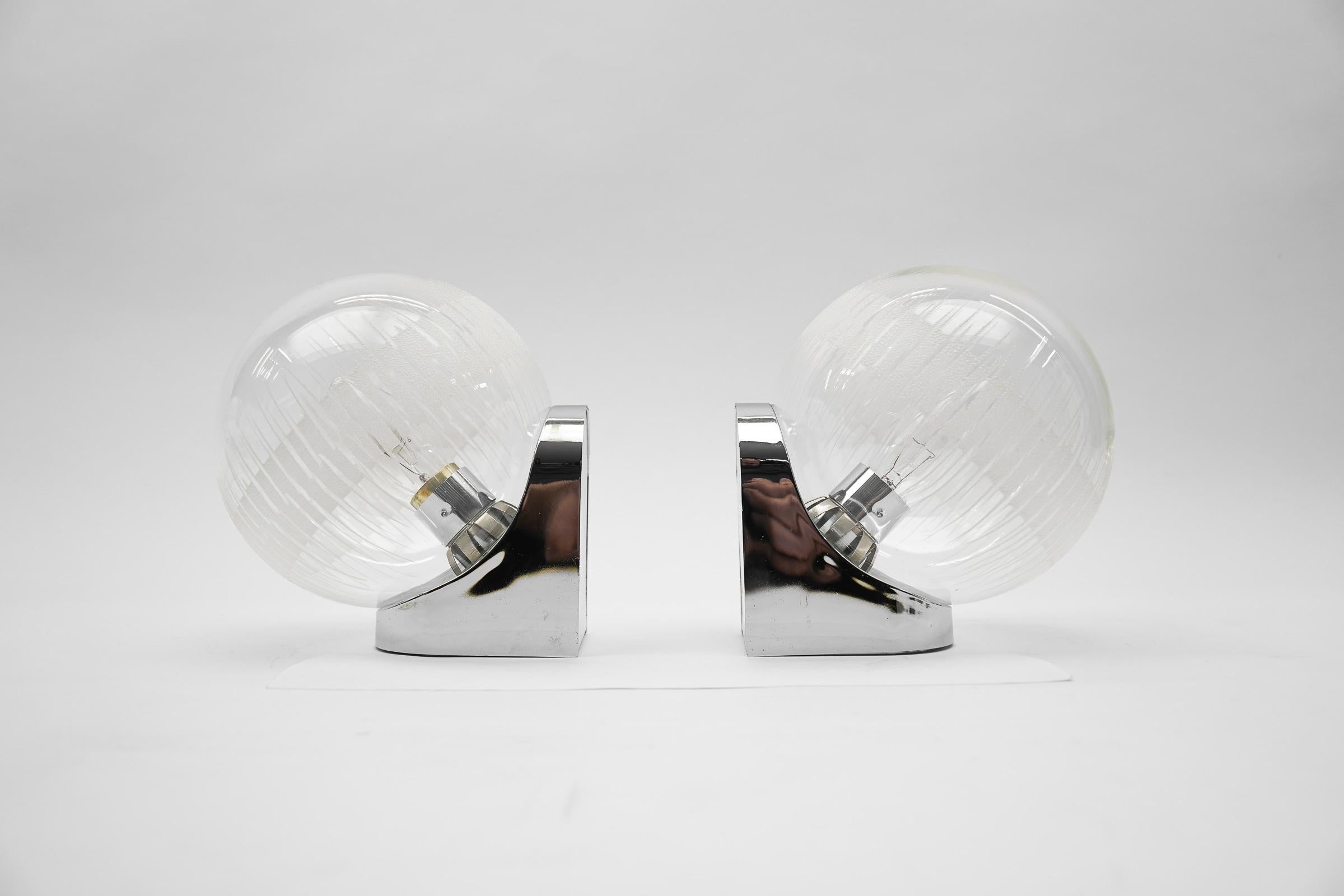 Mid-Century Modern Pair Lovely Chrome Wall Lamps with Etched Clear Glass by Hillebrand, 1960s For Sale