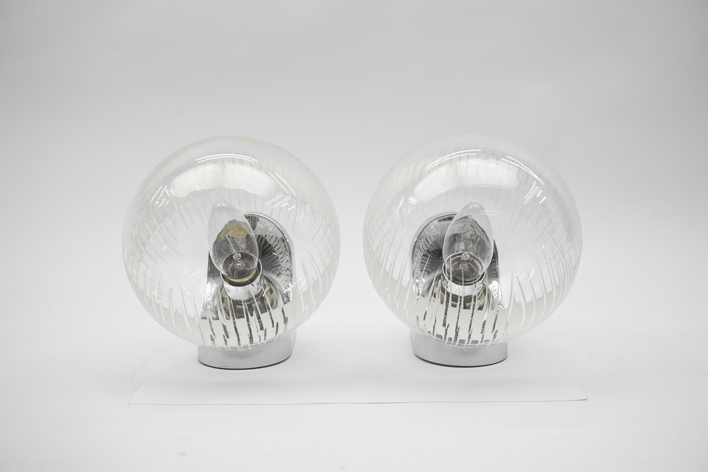 Pair Lovely Chrome Wall Lamps with Etched Clear Glass by Hillebrand, 1960s For Sale 1