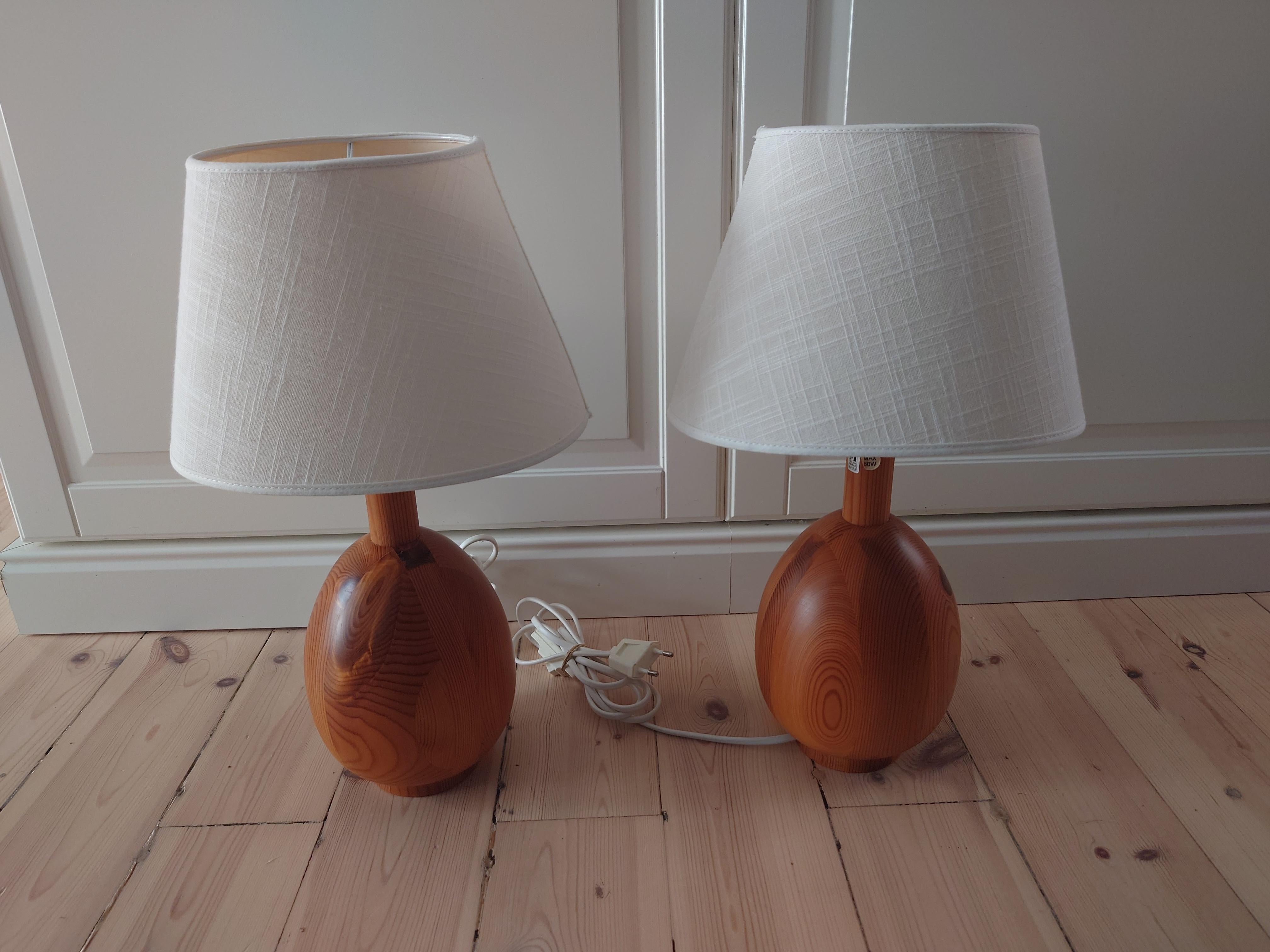 A pair Markslöjd Minimalist Table Lamps, Solid Pine, Kinna, Sweden, c. 1970s For Sale 5