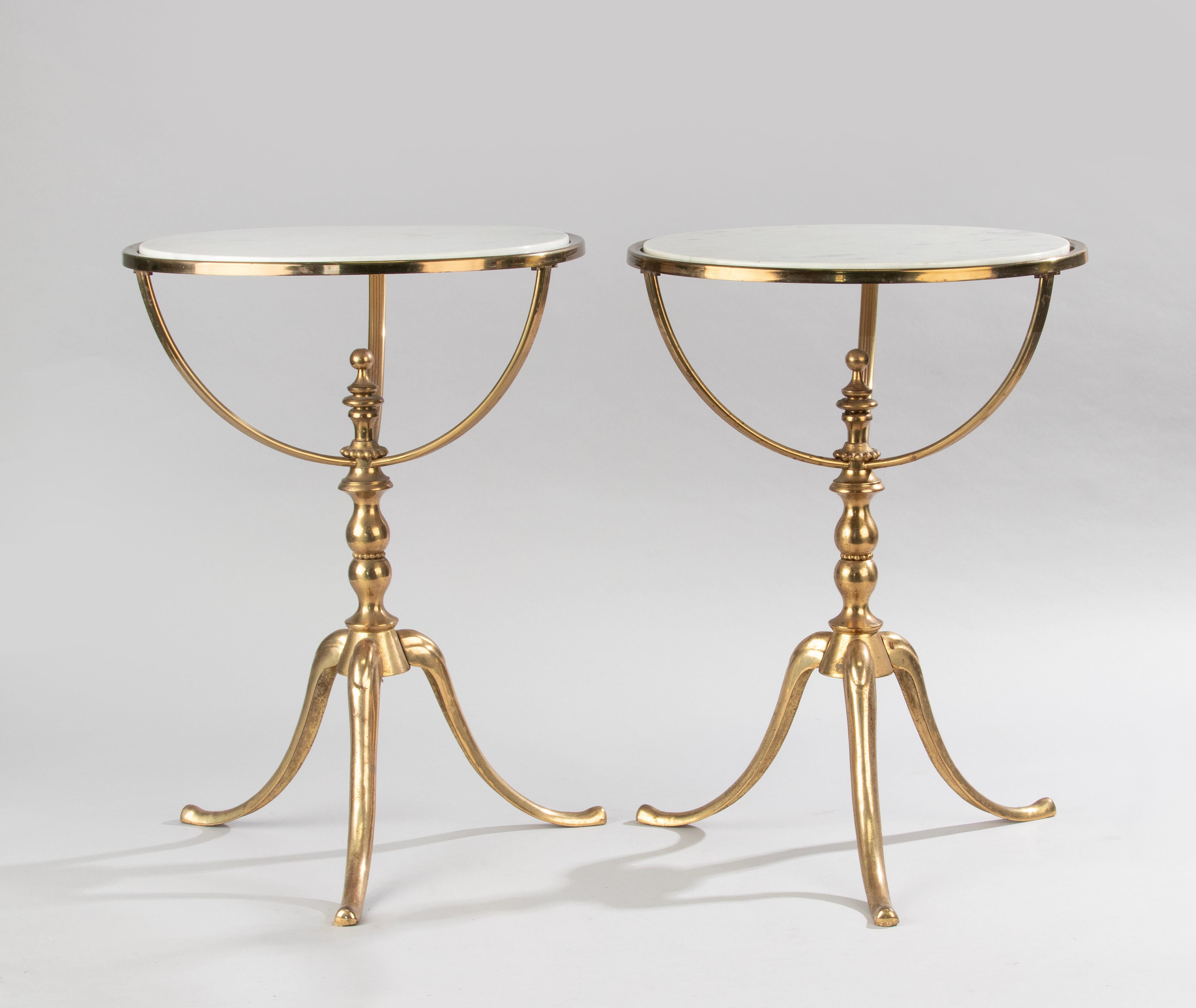 French A Pair Mid 20th Century Brass Colored Tripod Side Tables - Marble Tops For Sale