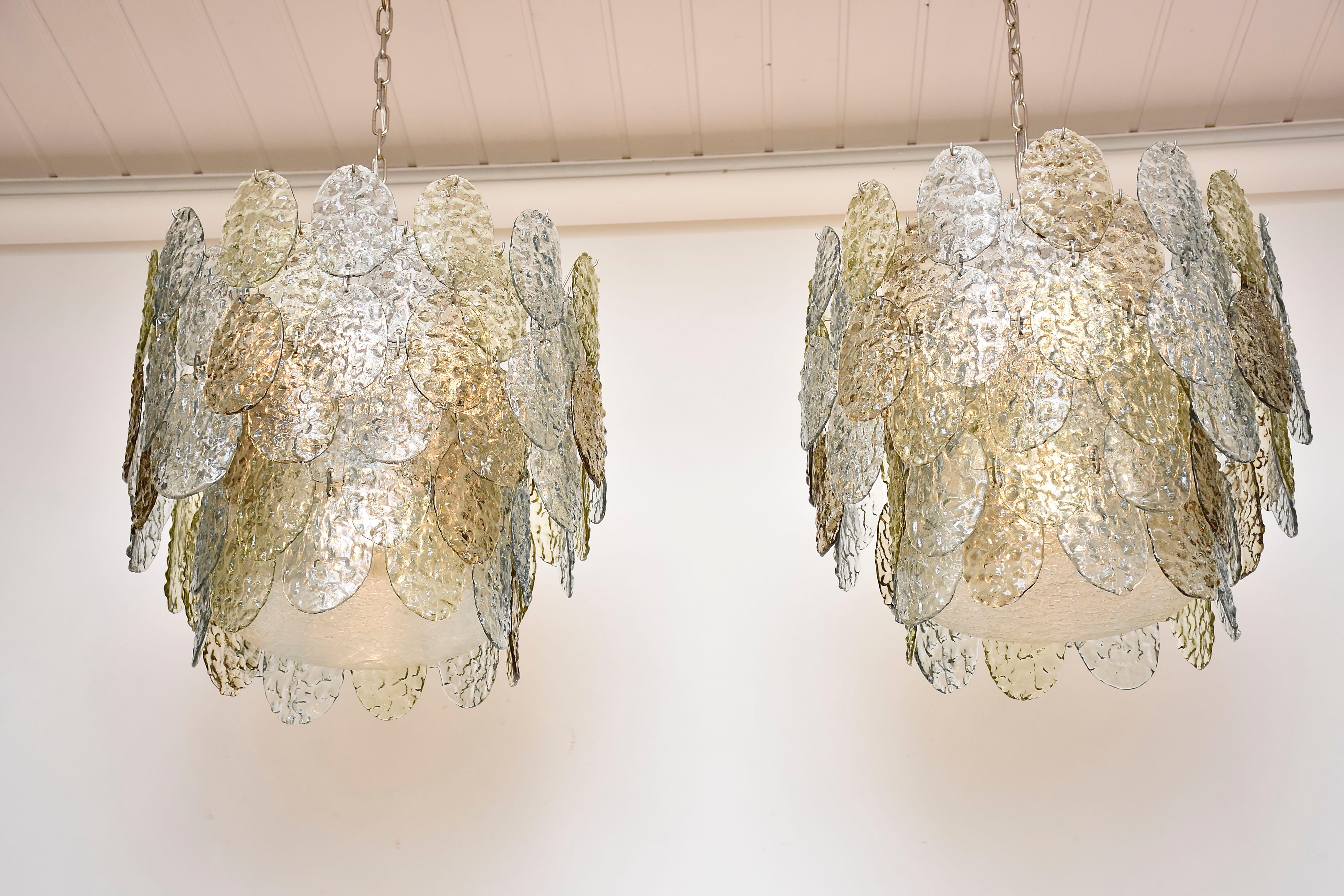 XX secolo Coppia di lampadari di Murano della metà del secolo scorso di Vistosi in vendita