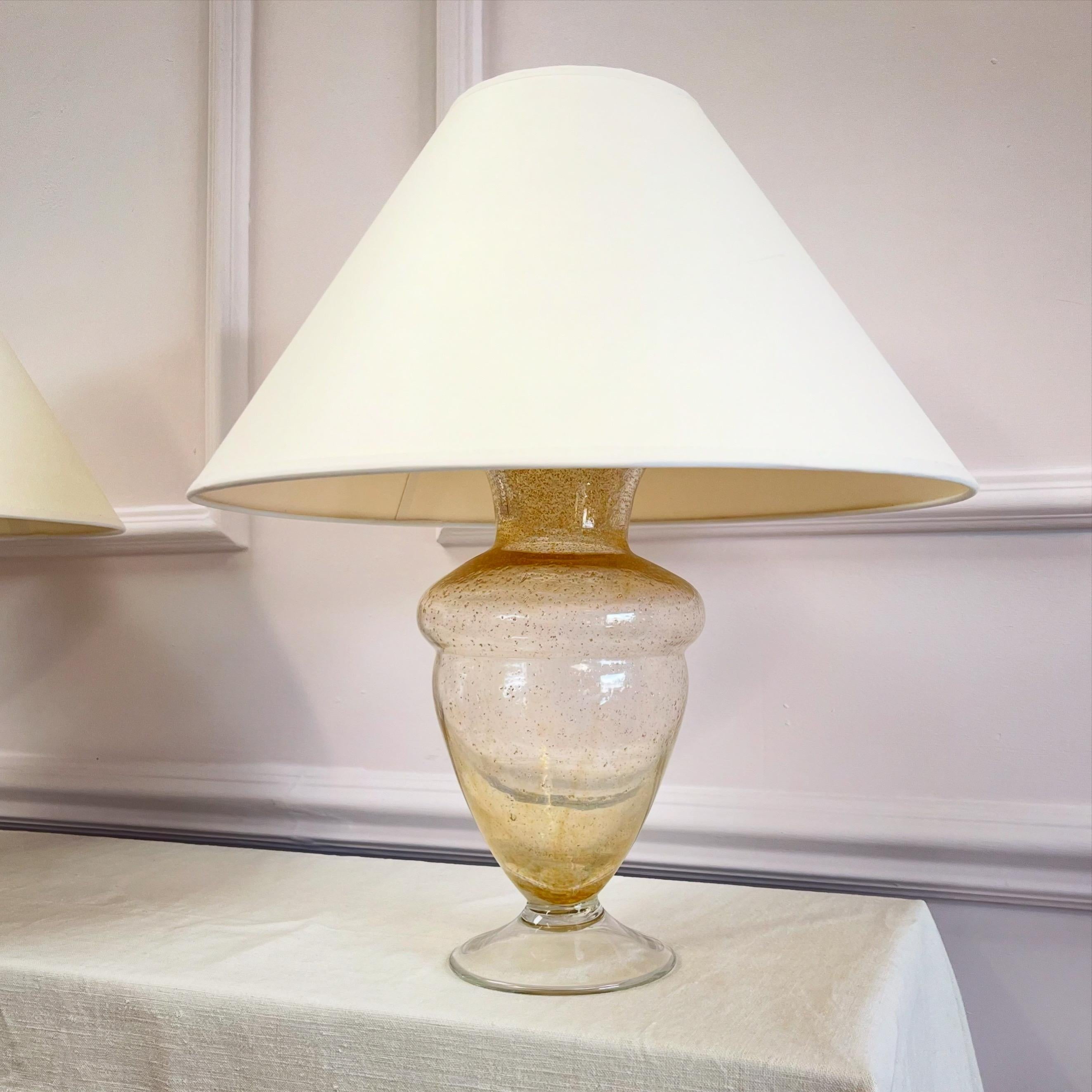 Ein Paar Murano-Lampen aus der Mitte des zwanzigsten Jahrhunderts (Italienisch) im Angebot