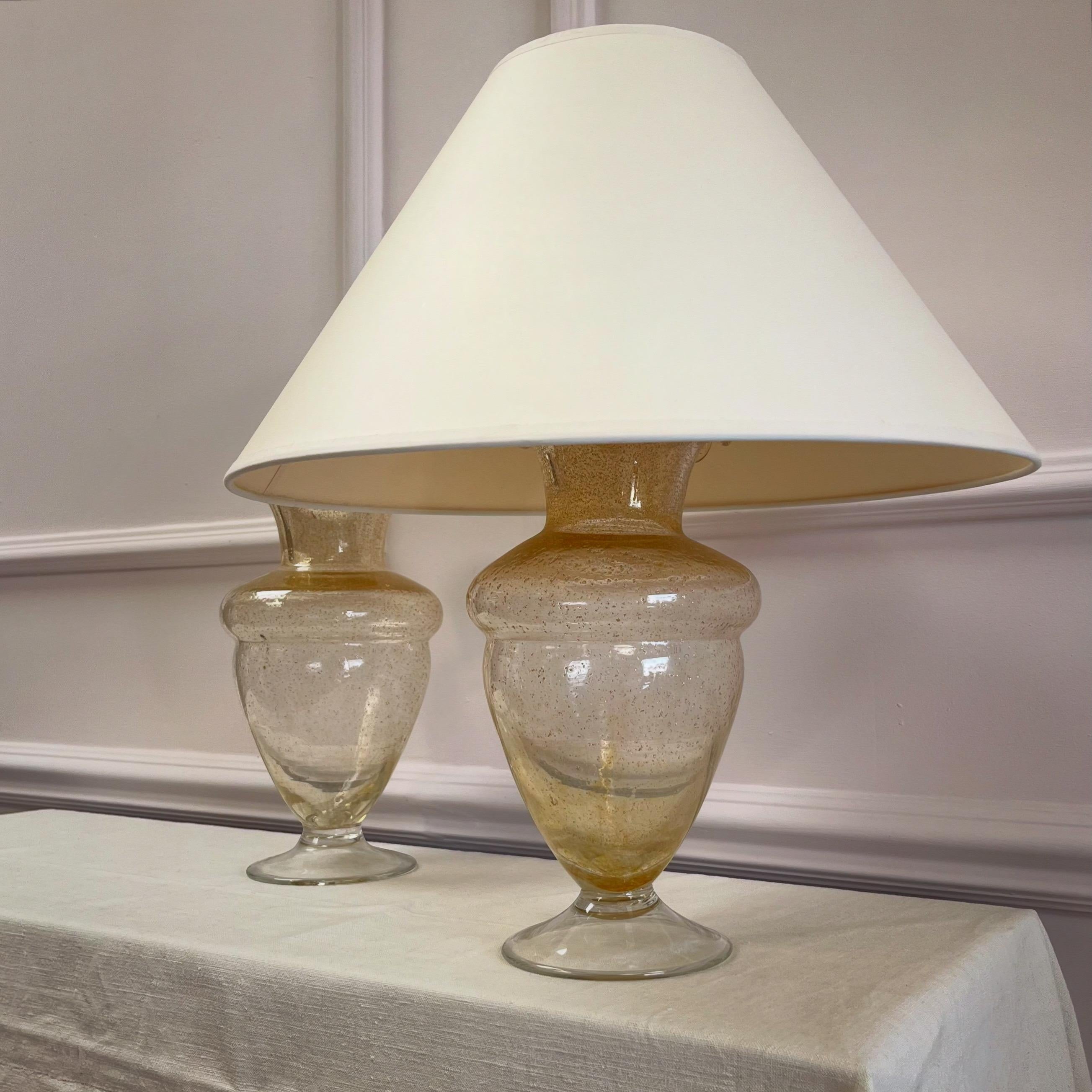 Ein Paar Murano-Lampen aus der Mitte des zwanzigsten Jahrhunderts im Zustand „Hervorragend“ im Angebot in London, GB