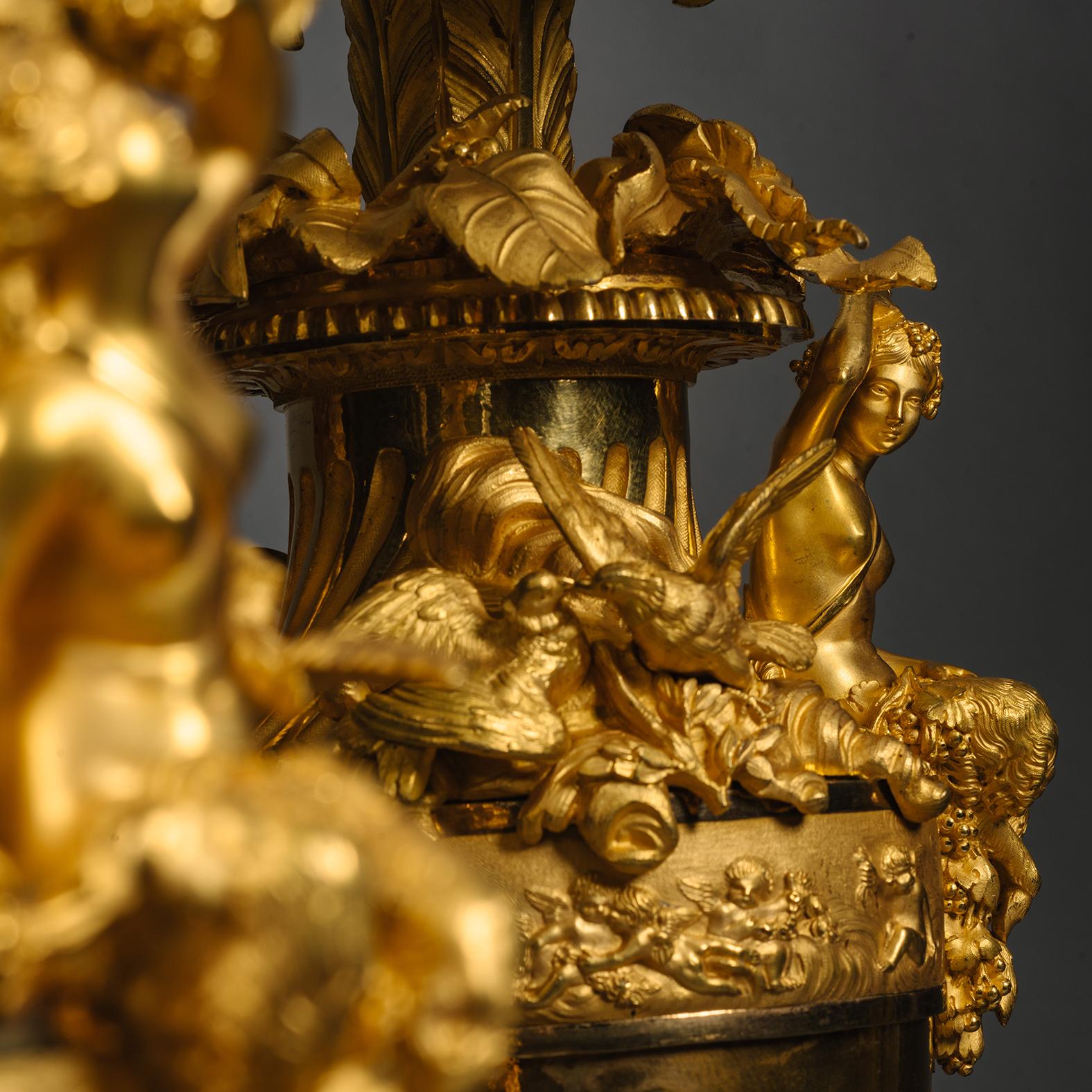 XIXe siècle Paire de vases en bronze doré Napoléon III, montés en lampes de table, par Henri Picard en vente