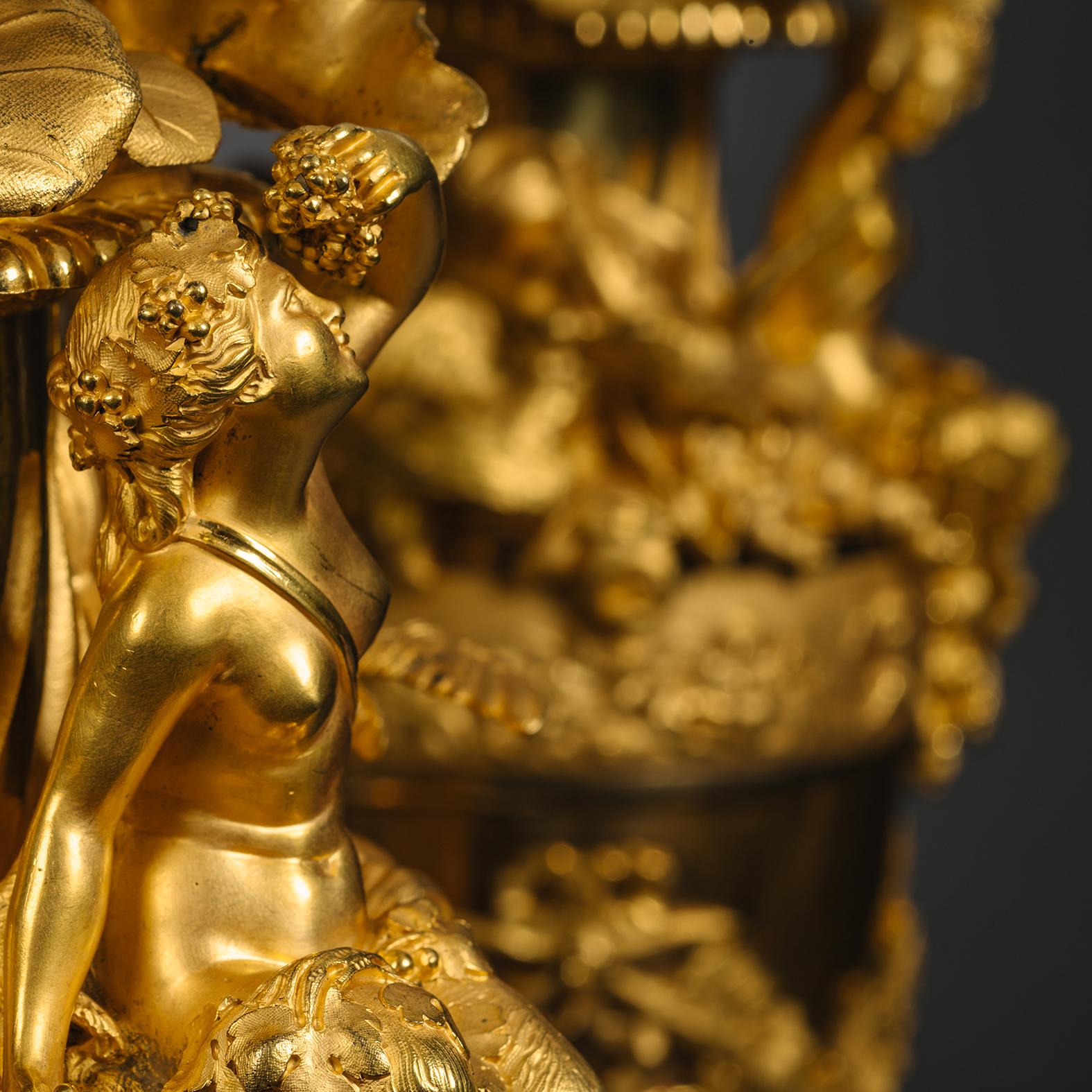 Bronze doré Paire de vases en bronze doré Napoléon III, montés en lampes de table, par Henri Picard en vente