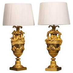 Paire de vases en bronze doré Napoléon III, montés en lampes de table, par Henri Picard
