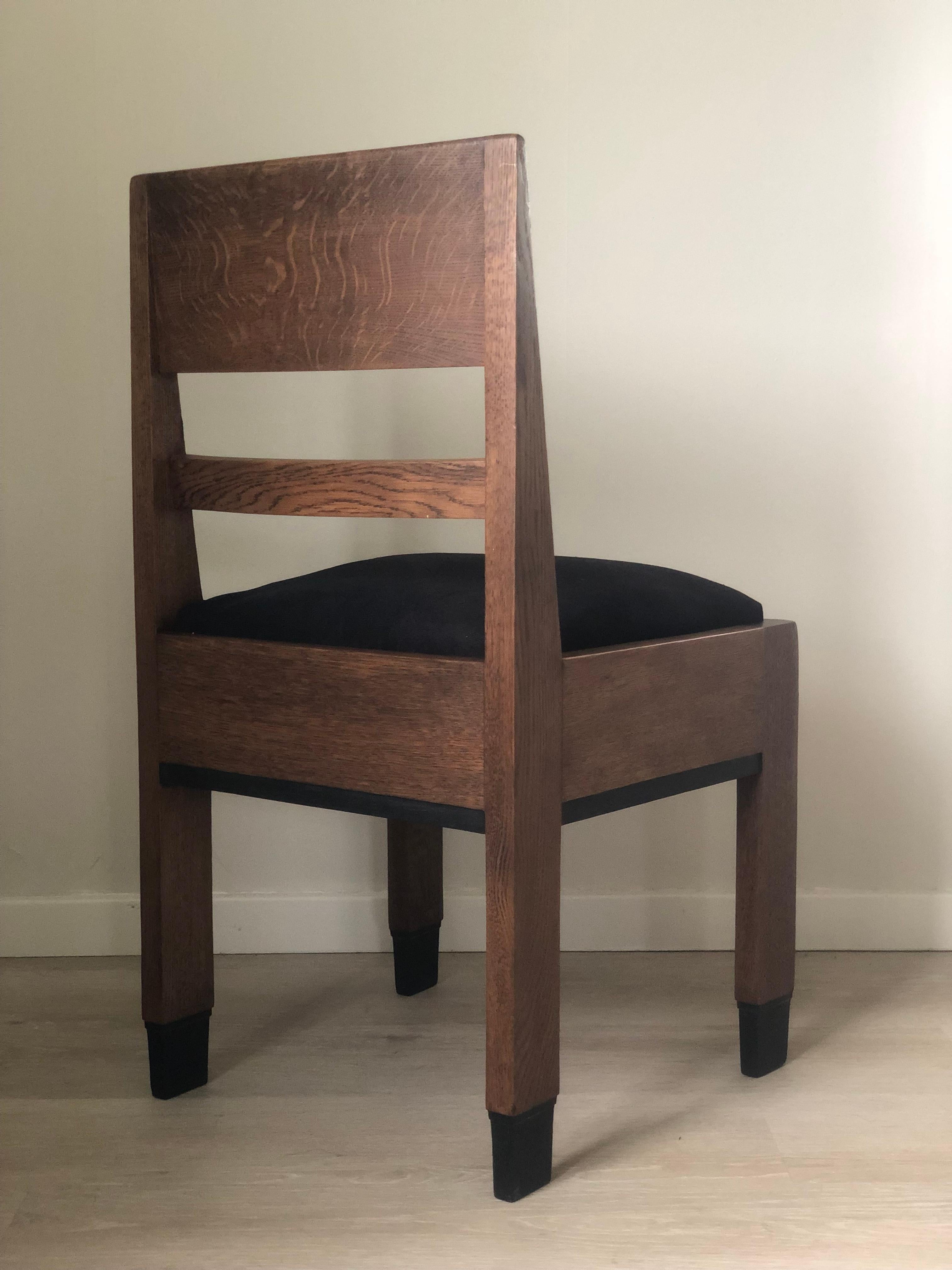 Dutch Pair of Oak Art Deco “Haagse School” Chair By H. Fels For L.O.V. Oosterbeek 1920 For Sale