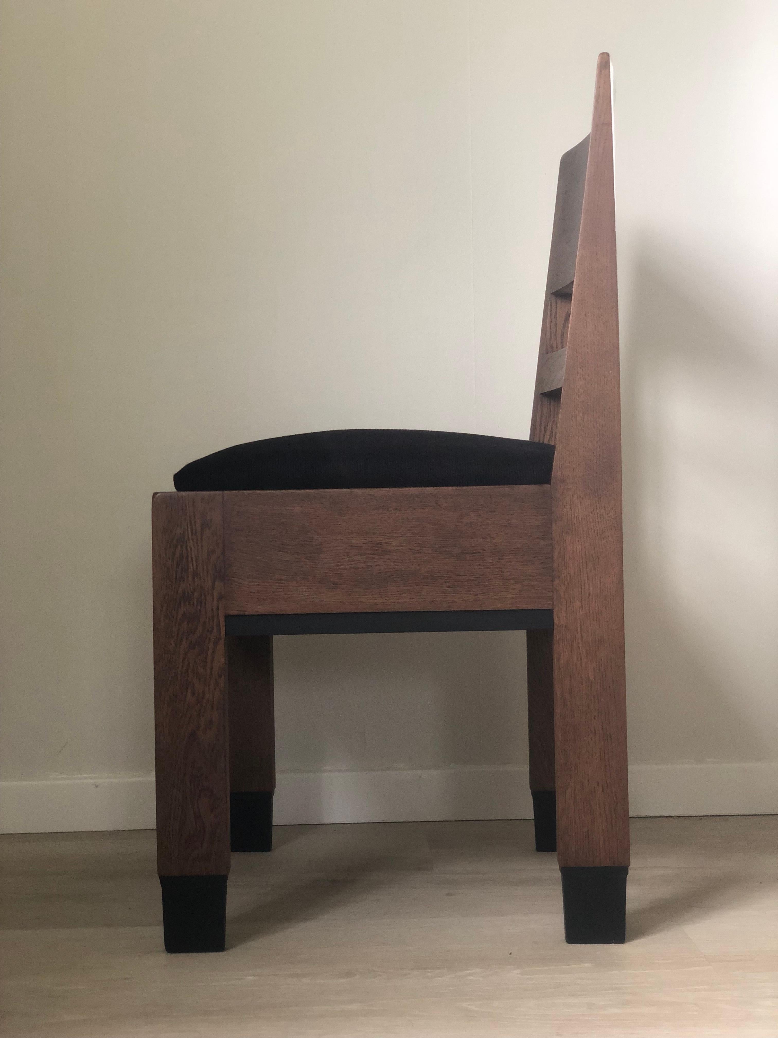 Pair of Oak Art Deco “Haagse School” Chair By H. Fels For L.O.V. Oosterbeek 1920 For Sale 3