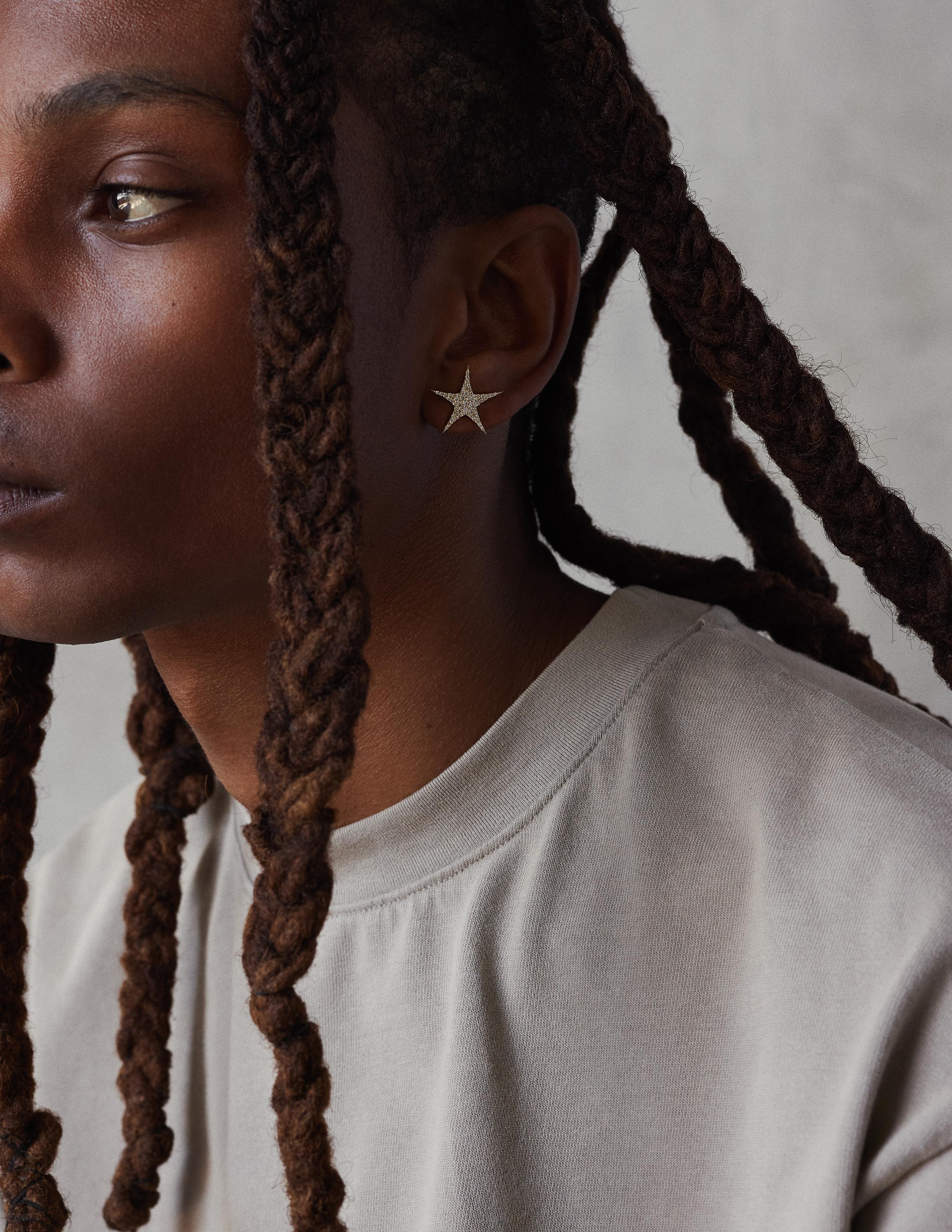 Art déco Paire de clous d'oreilles en étoile pavés de diamants de 1 carat en vente