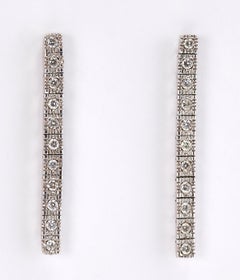 Paar 14 Karat Weißgold The Row Diamanttropfenohrringe