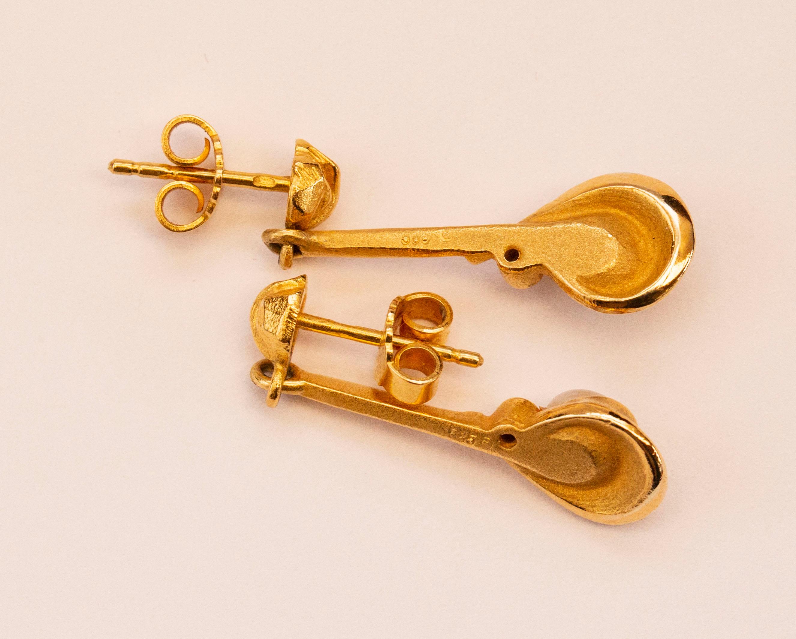 A Pair of 14 Karat Yellow Gold Earrings with Akoya Pearl and Diamond For Sale 1