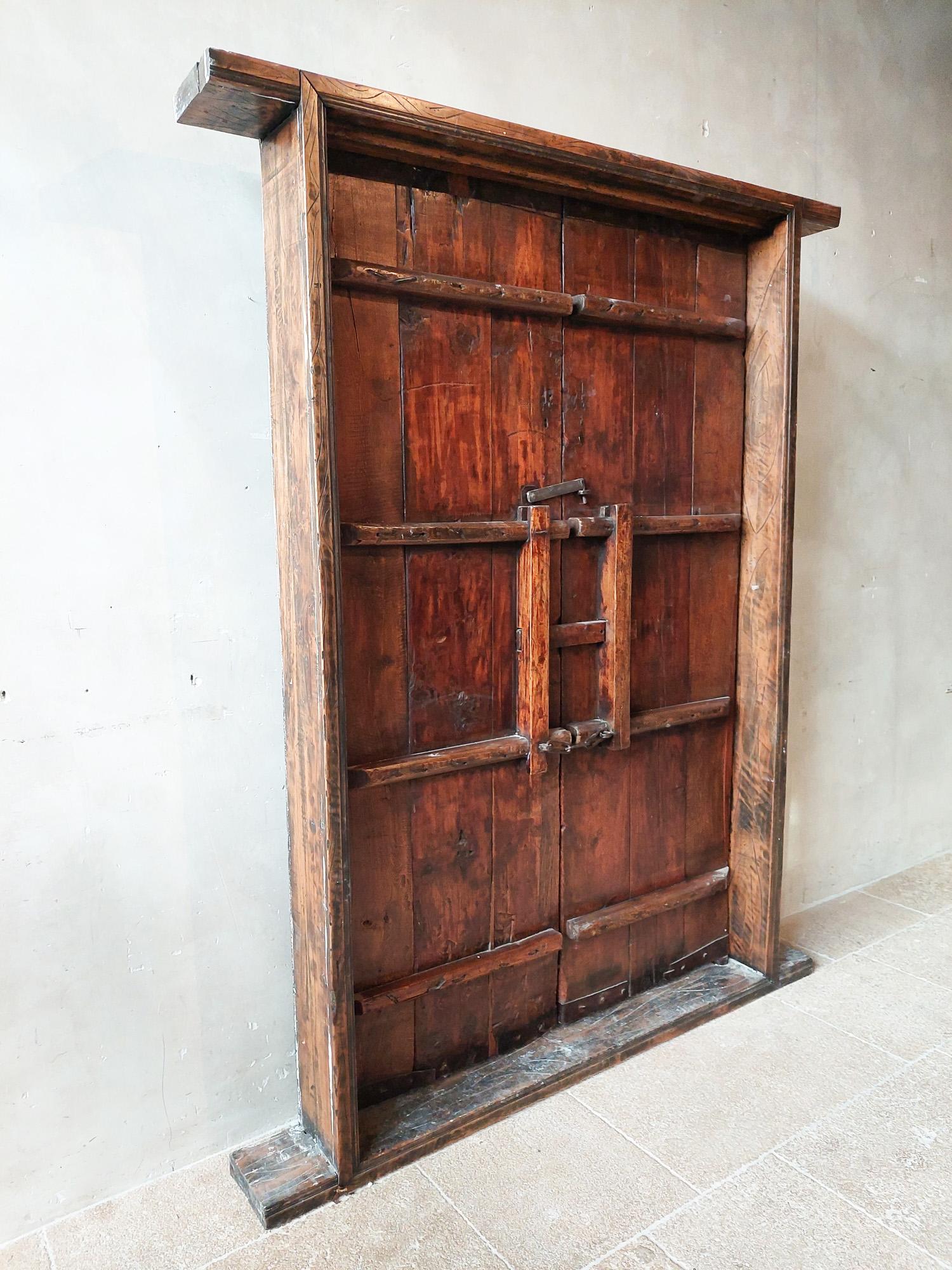 Pair of 17th Century Spanish Cortijo Wooden Doors with Door Frame 5