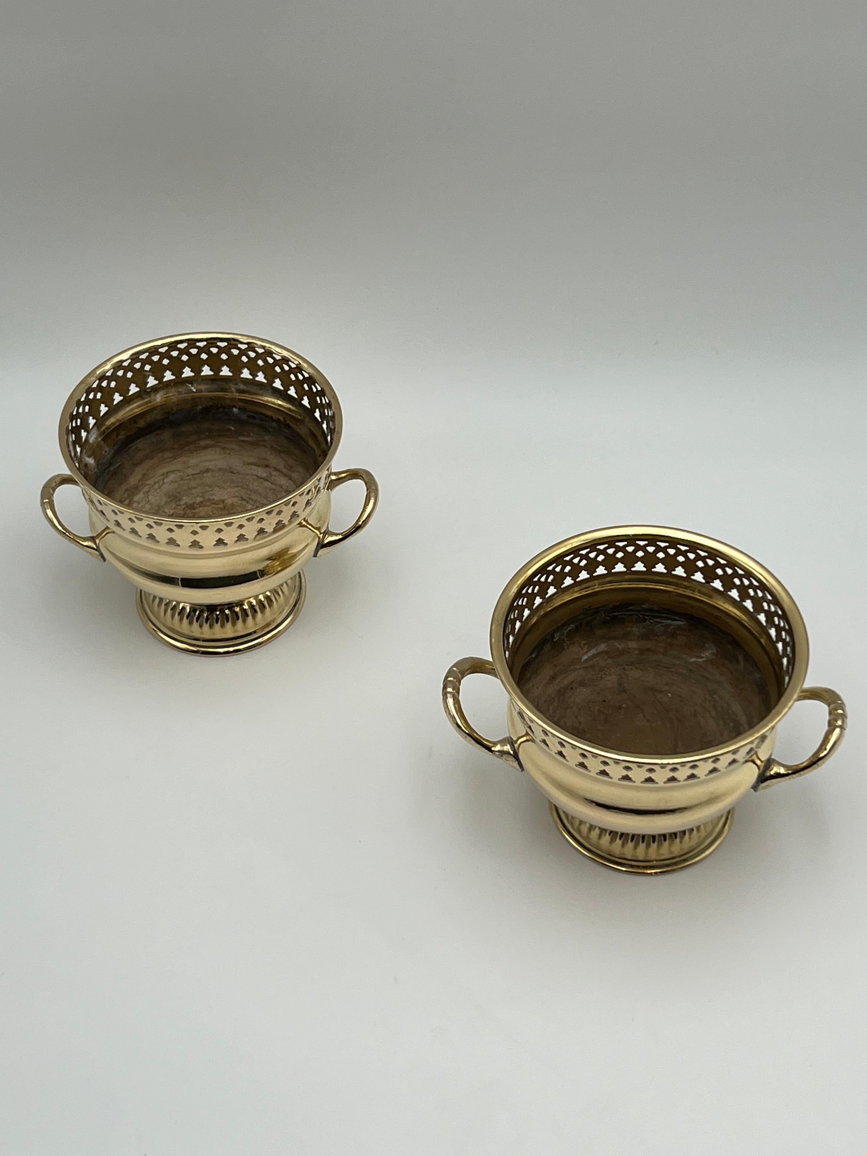 Coppia di vasi per urne in ottone stile Campana francese del 18/1900, patina in vendita 1