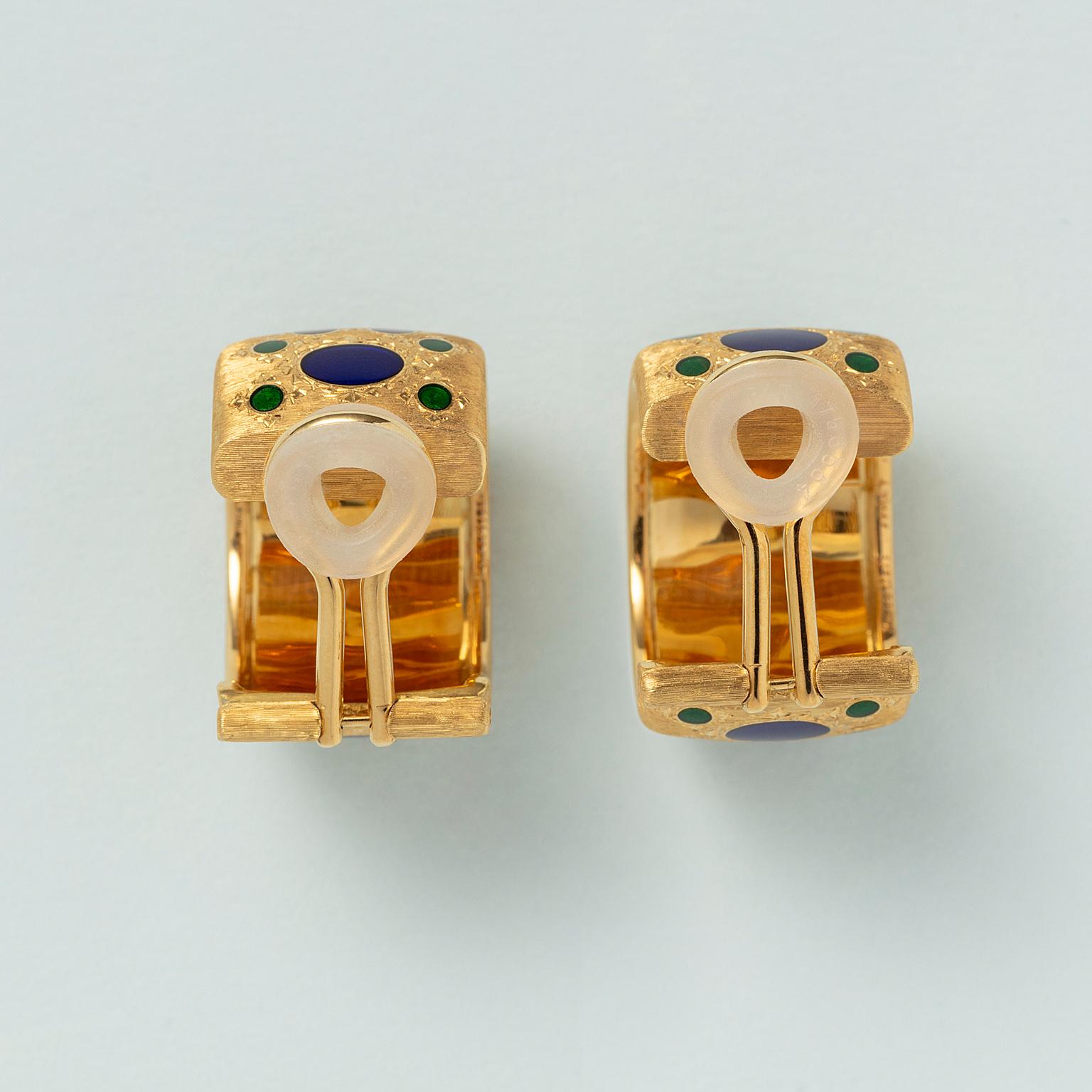 Women's or Men's A pair of 18 Carat Gold Buccellati Ear Clips with Enamel For Sale
