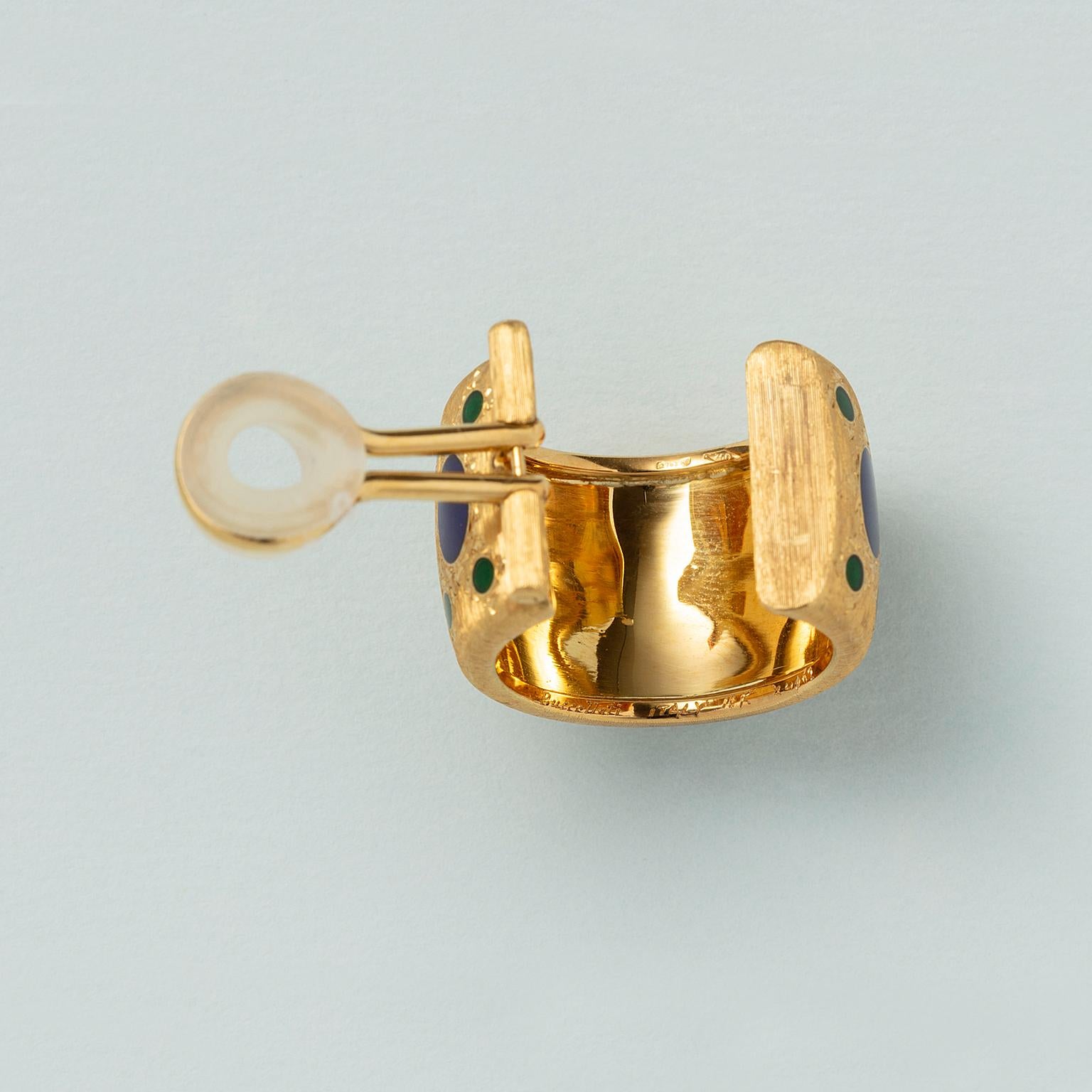 A pair of 18 Carat Gold Buccellati Ear Clips with Enamel For Sale 1
