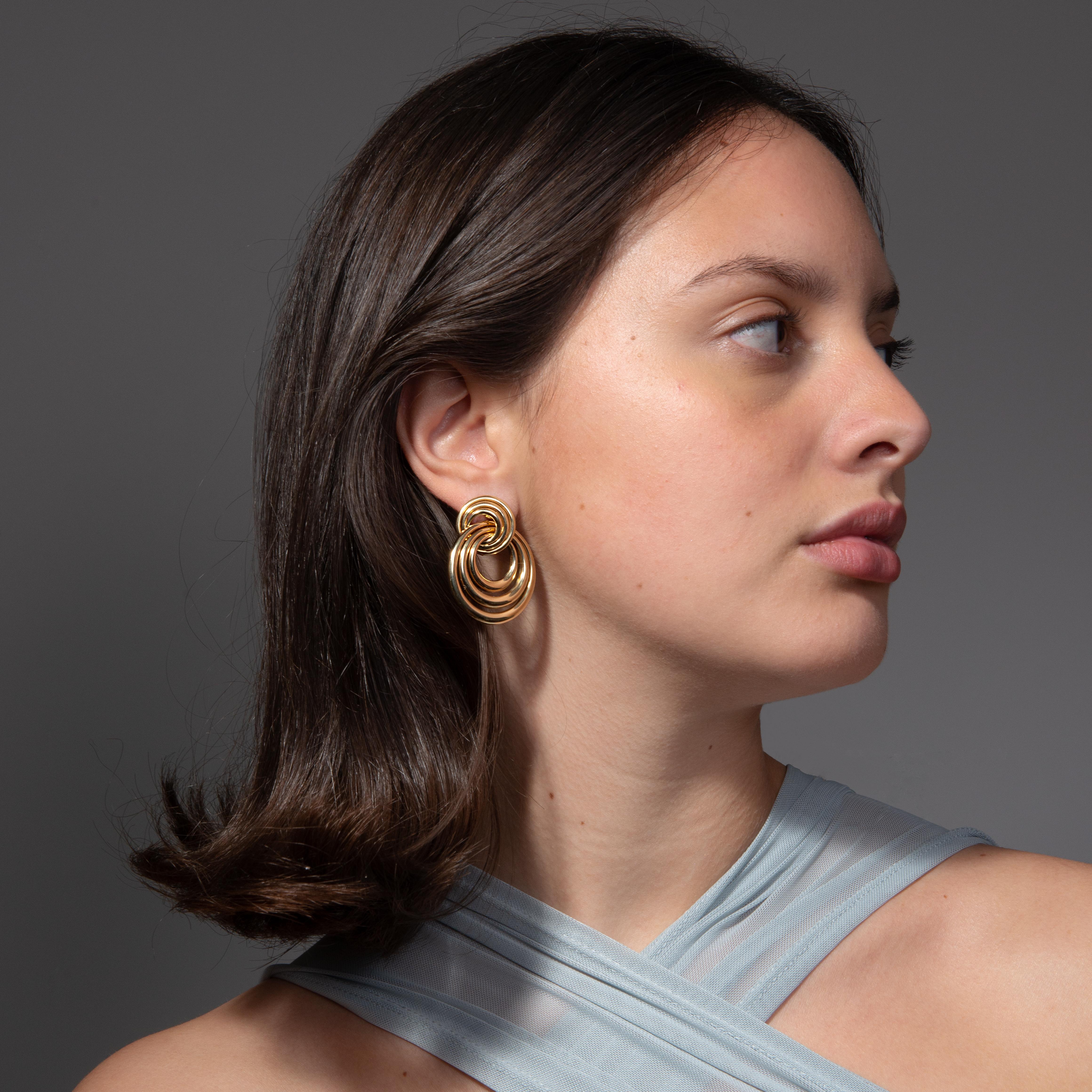 Ein Paar Cartier-Ohrringe mit Kreis aus 18 Karat Gold 2