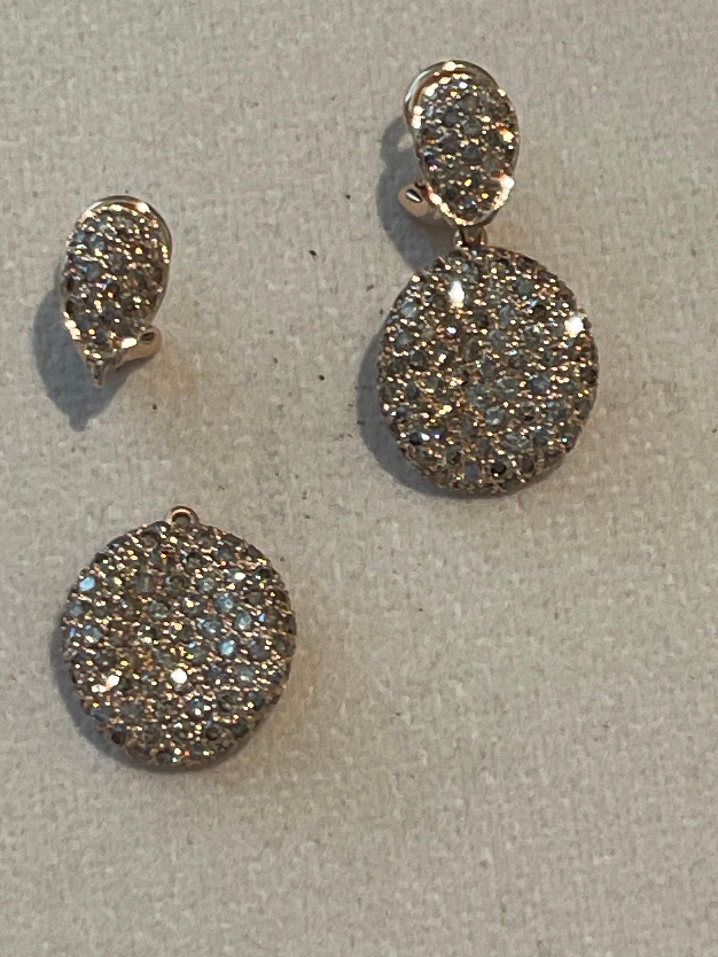 Donna Un paio di orecchini pendenti in oro rosa 18 K. Diamante champagne in vendita