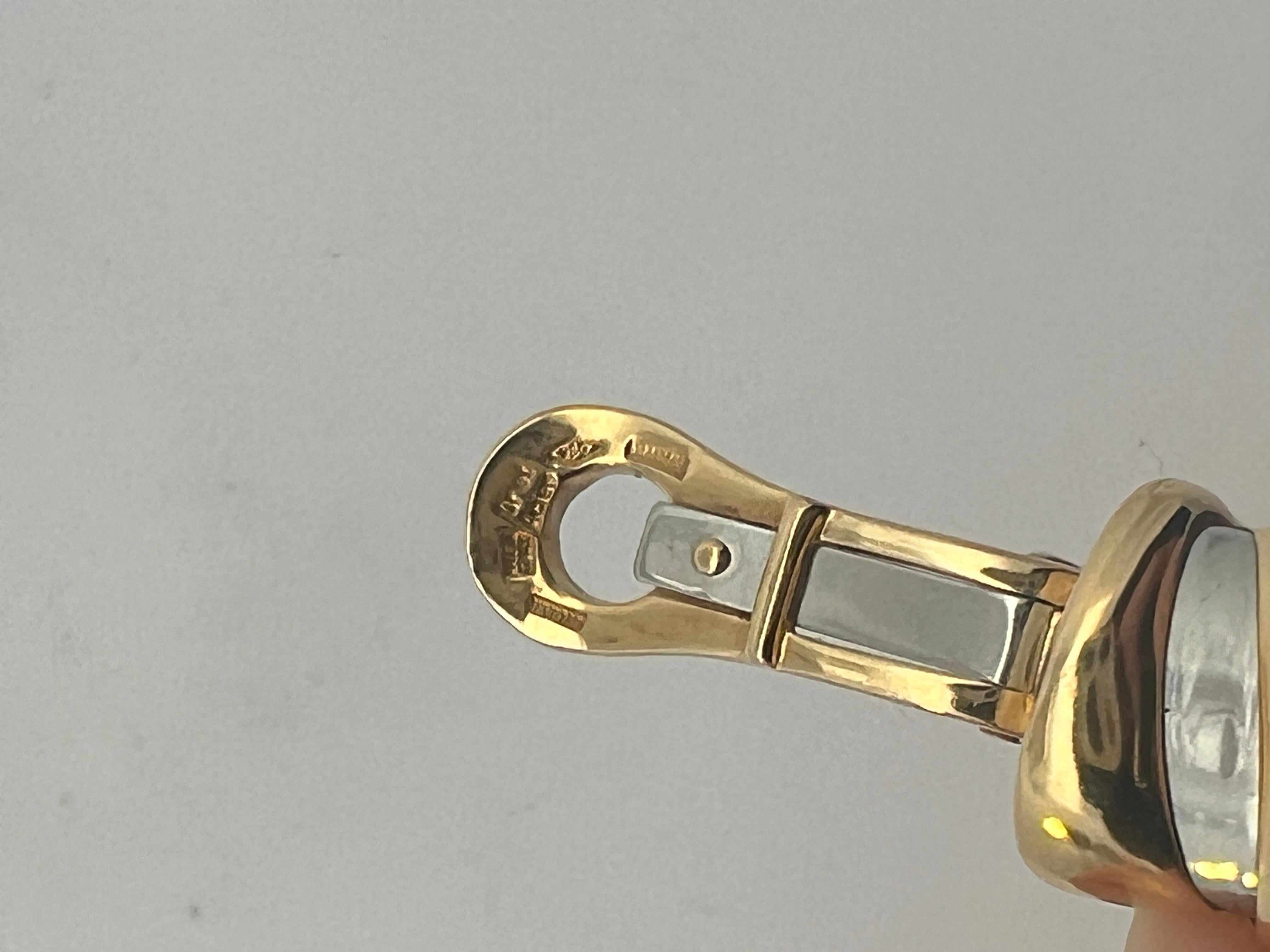 Un paio di orecchini in oro giallo 18 carati e acier di Bulgari. in vendita 9