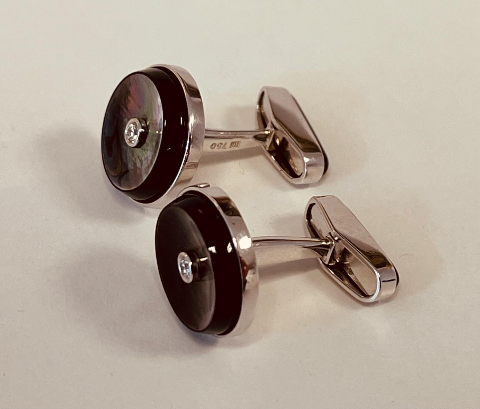 A Pair of 18ct White Gold and Diamond Mother of Pearl Cufflinks. Circa 2000  For Sale 6