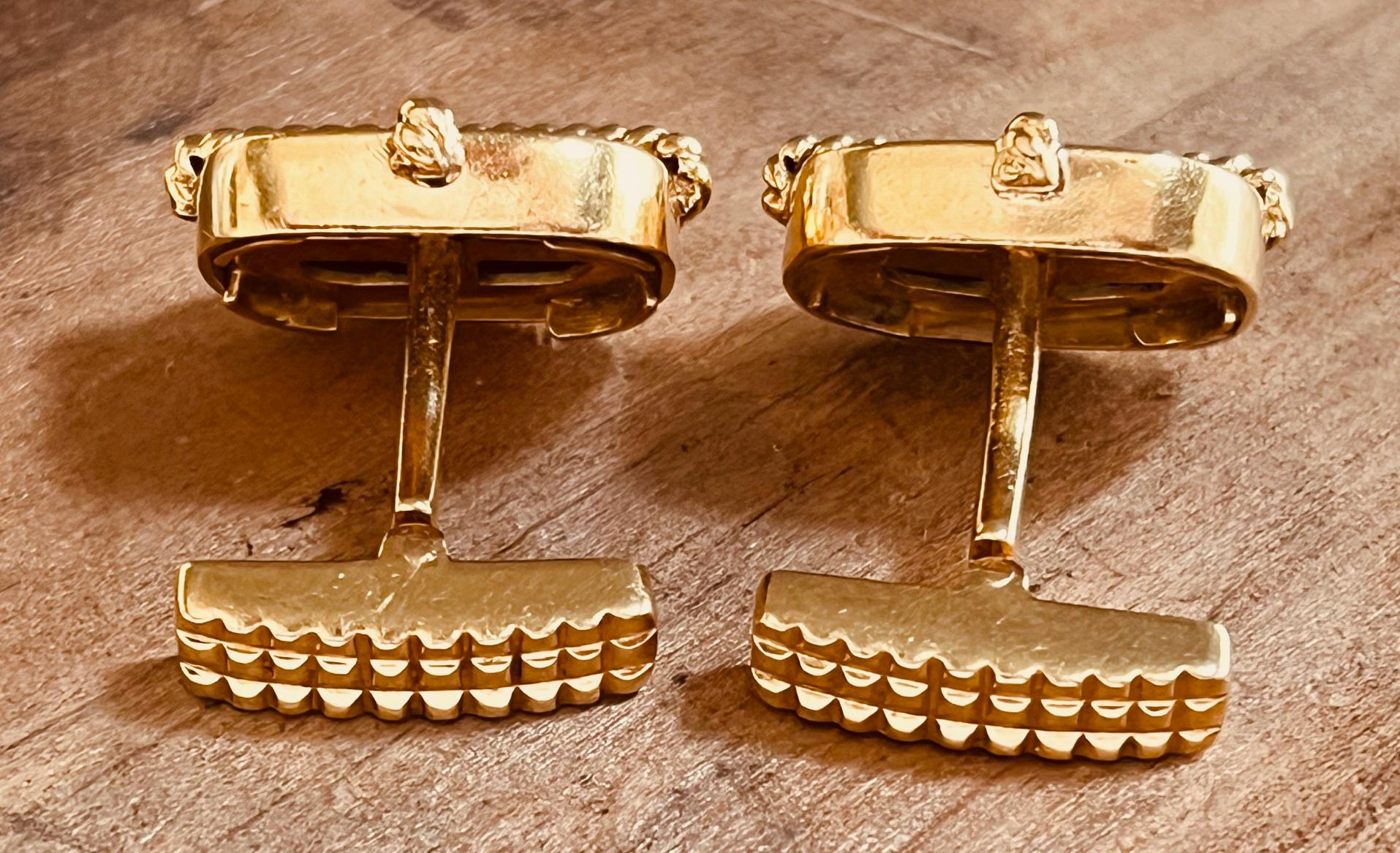 A Pair of 18ct Yellow Gold and Lapis Lazuli Cufflinks. Circa 1970's. For Sale 6