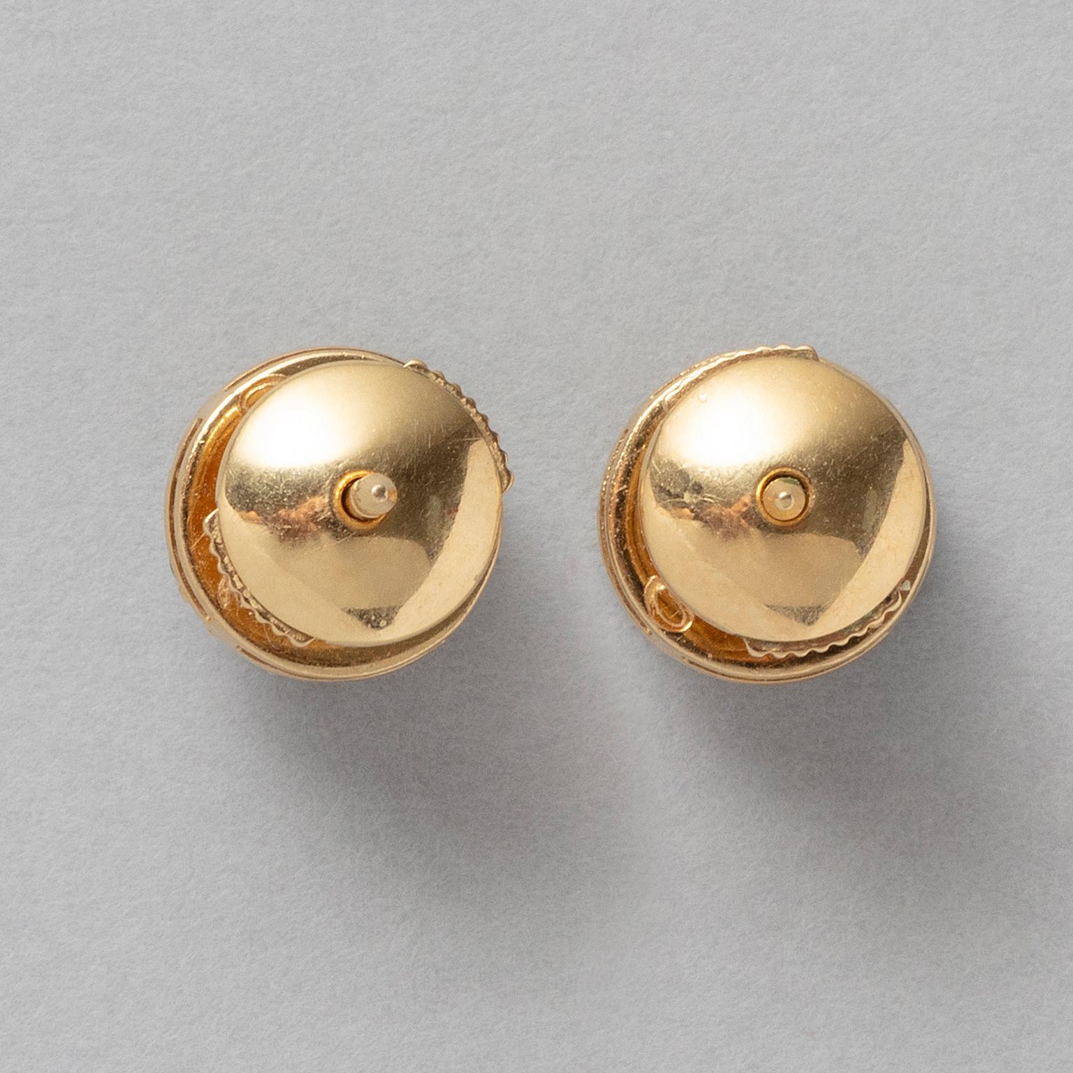 A Pair of 18k Gold Cartier Studs with Diamond (Brillantschliff) im Angebot