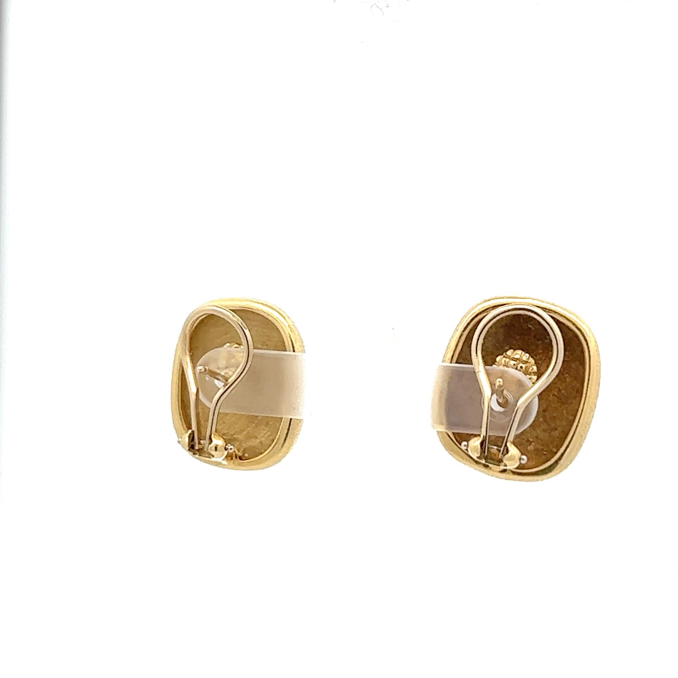 A pair of 18k yellow gold earrings by Tiffany and Co. For Sale at 1stDibs