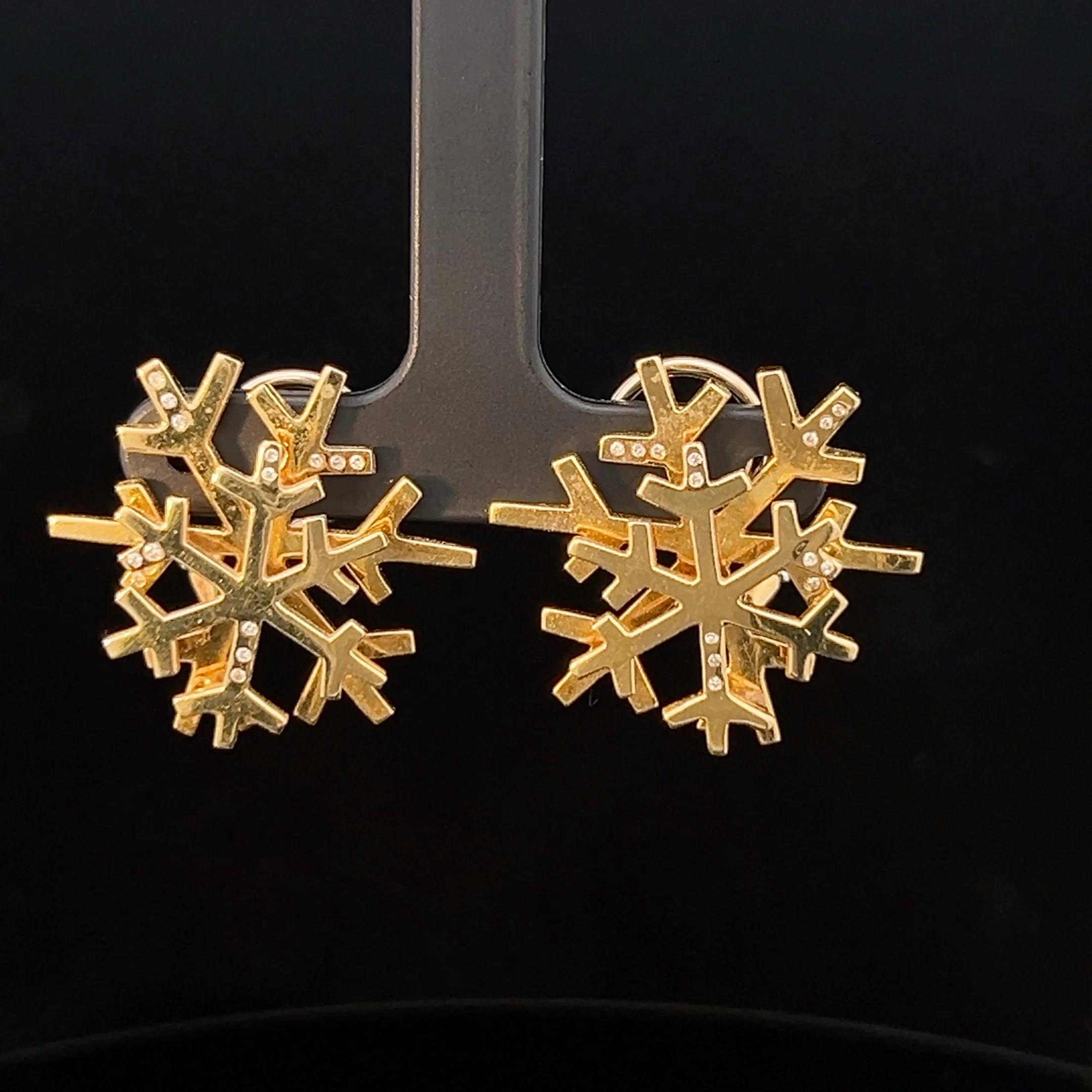 Ein Paar Ohrclips aus 18 Karat Gelbgold von Angela Cummings mit 