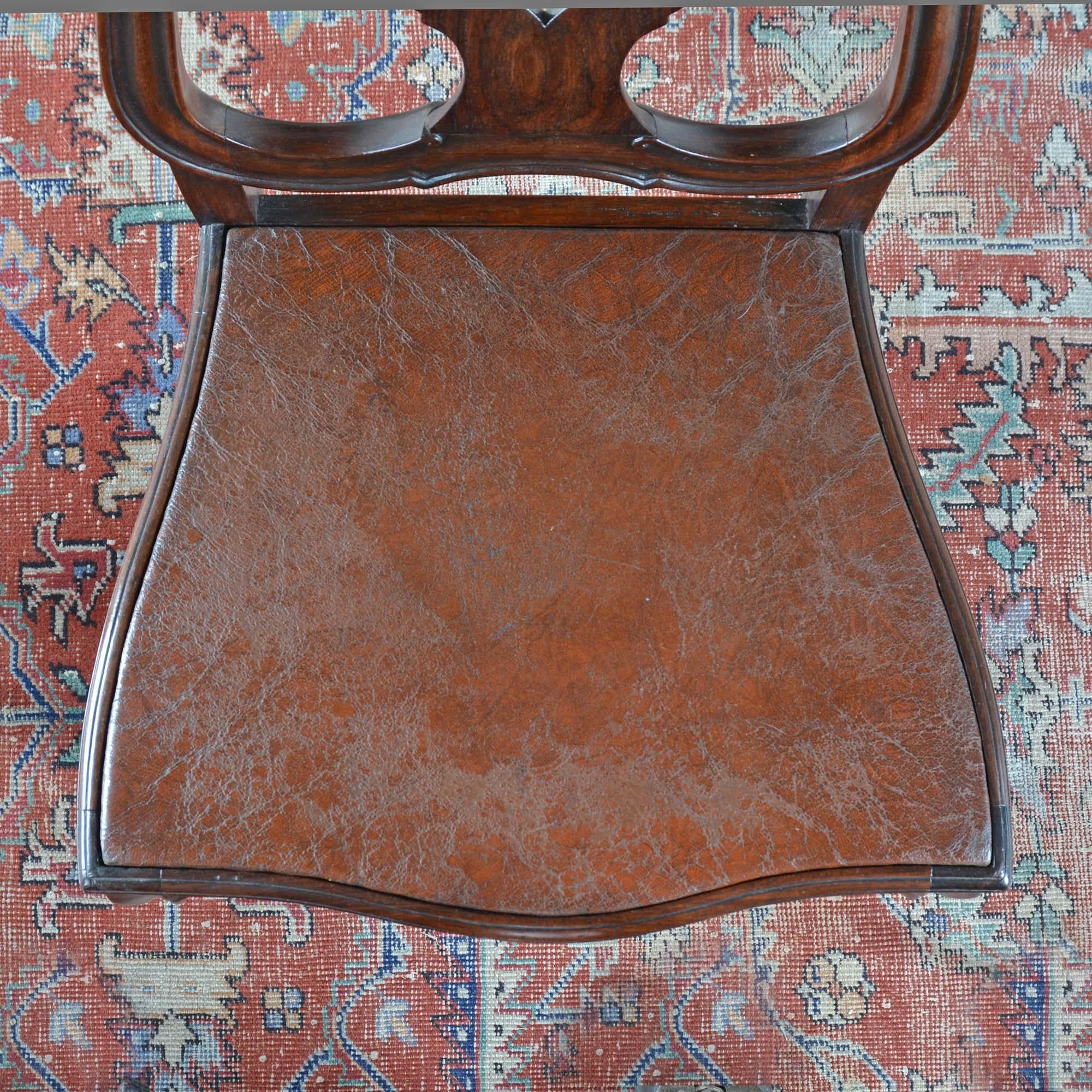 Paire de chaises d'appoint en bois de rose à haut dossier, de style ancien portugais, du 18e siècle en vente 5
