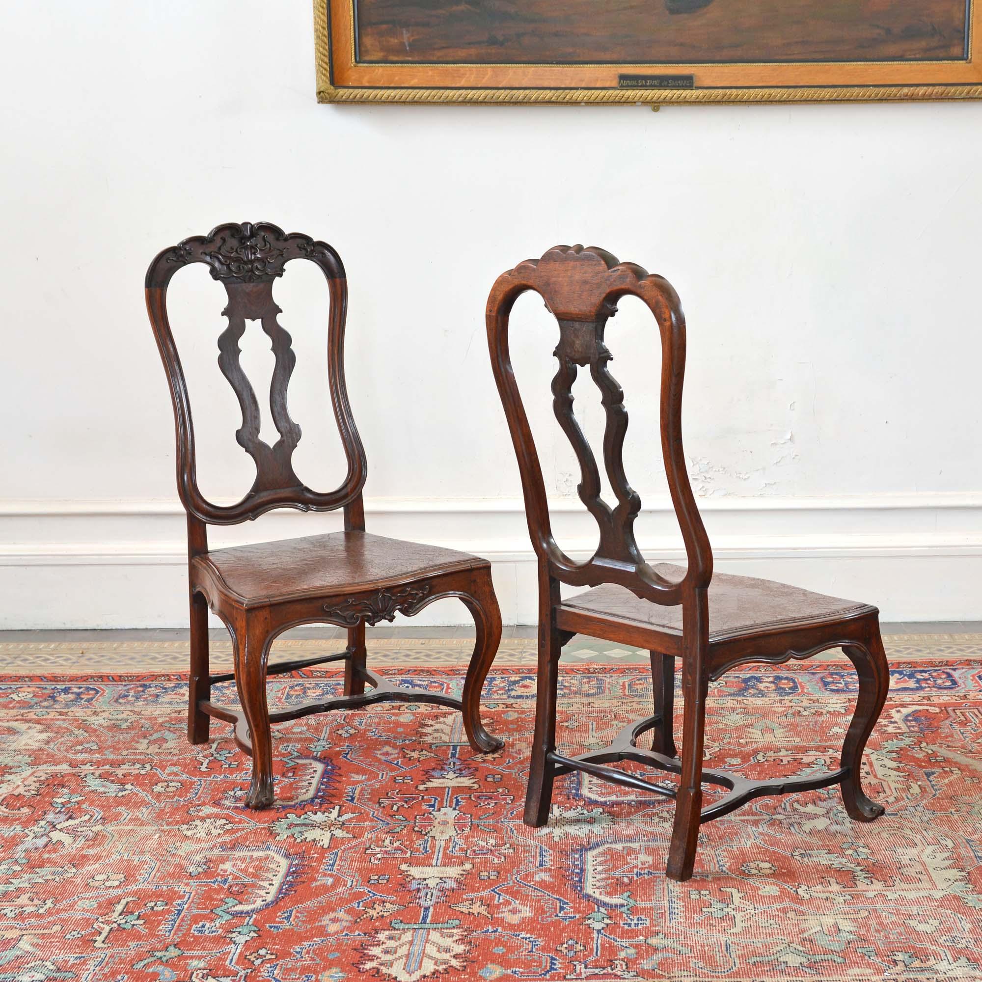 Portugais Paire de chaises d'appoint en bois de rose à haut dossier, de style ancien portugais, du 18e siècle en vente