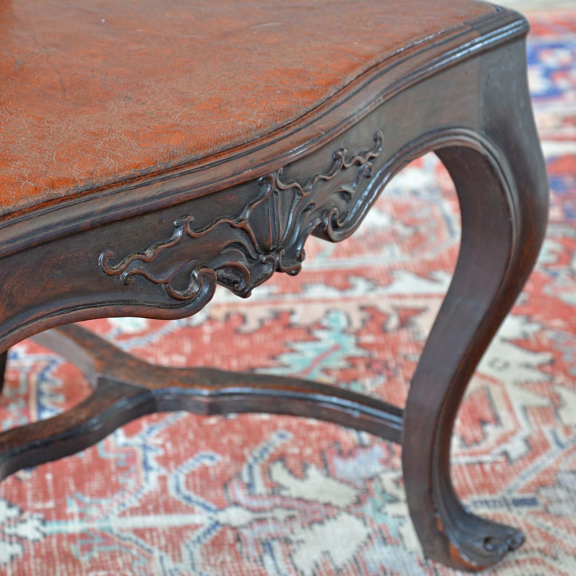 Paire de chaises d'appoint en bois de rose à haut dossier, de style ancien portugais, du 18e siècle en vente 3