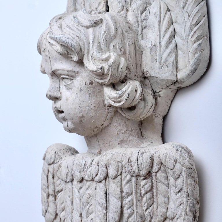 Pair of 18th Century Baroque Carved Angels For Sale at 1stDibs