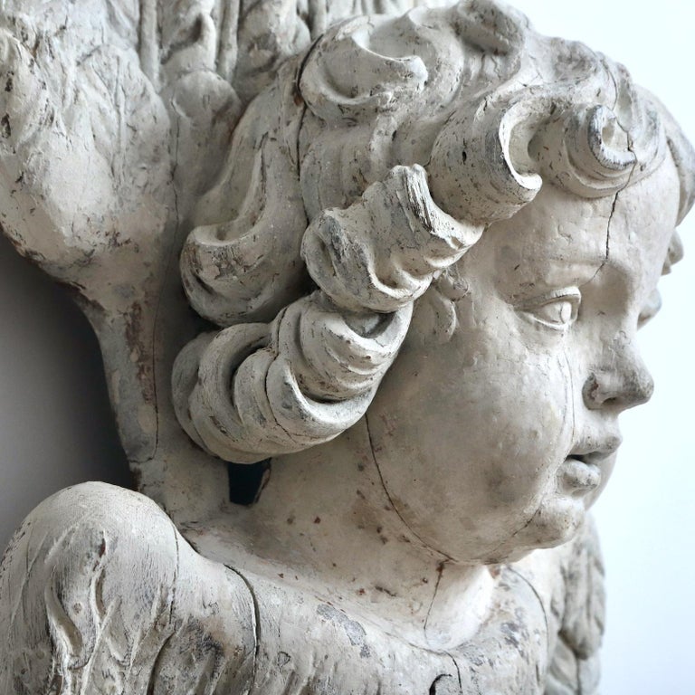 Pair of 18th Century Baroque Carved Angels For Sale at 1stDibs