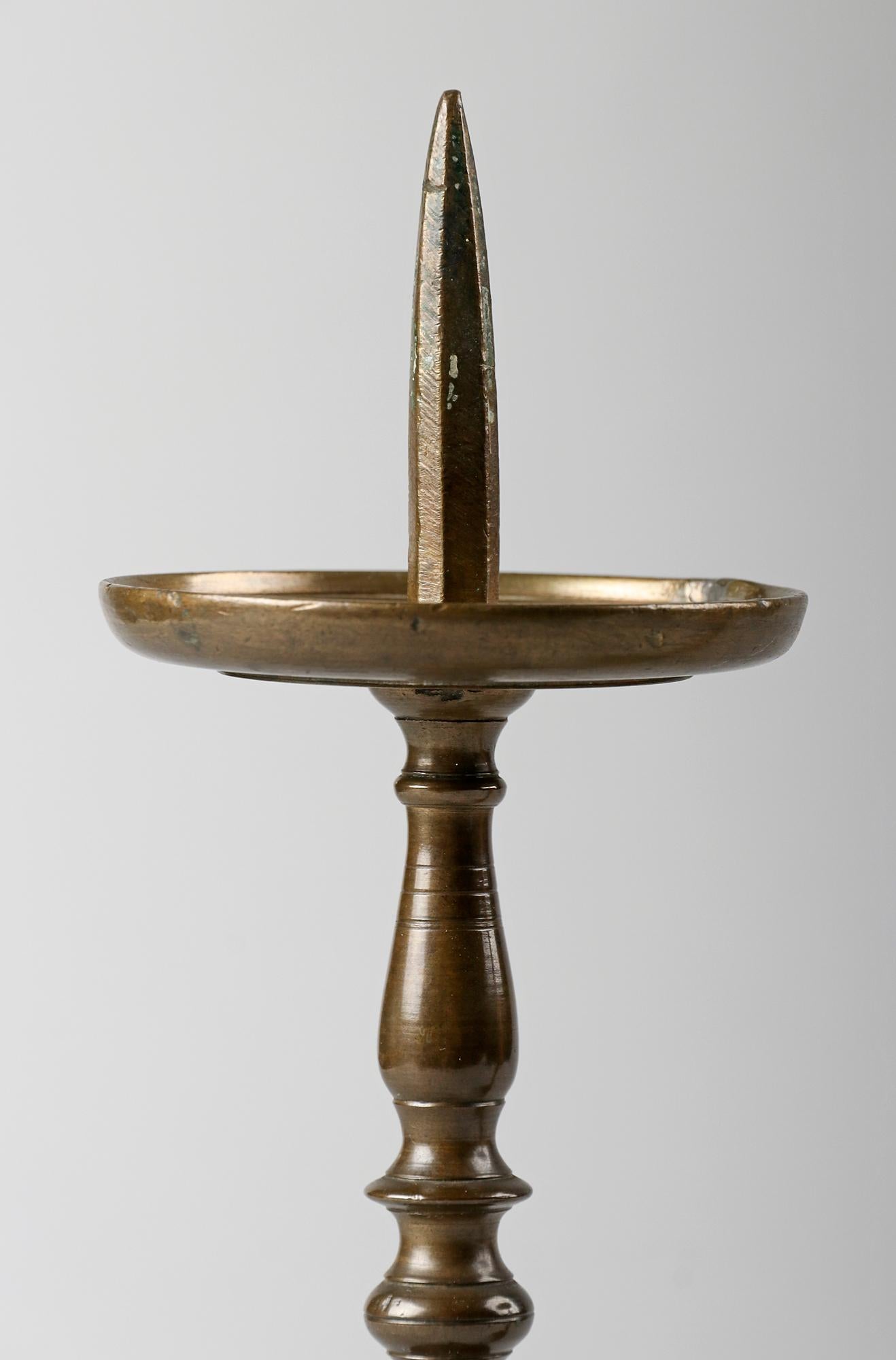 Pair of 18th Century Brass Antique Candlesticks In Good Condition In Casteren, Noord-Brabant