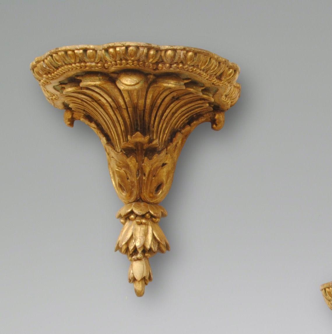 European A Pair Of 18th Century Carved Giltwood Wall Brackets For Sale