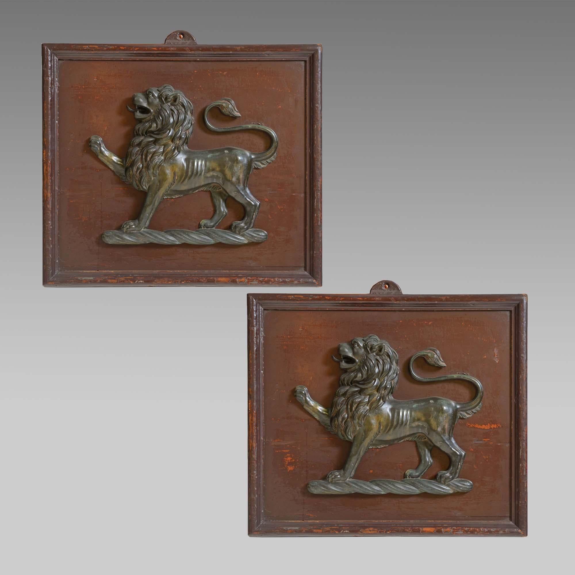 A pair of 18th century cast bronze heraldic crests - Clan Stirling of Glorat For Sale 1
