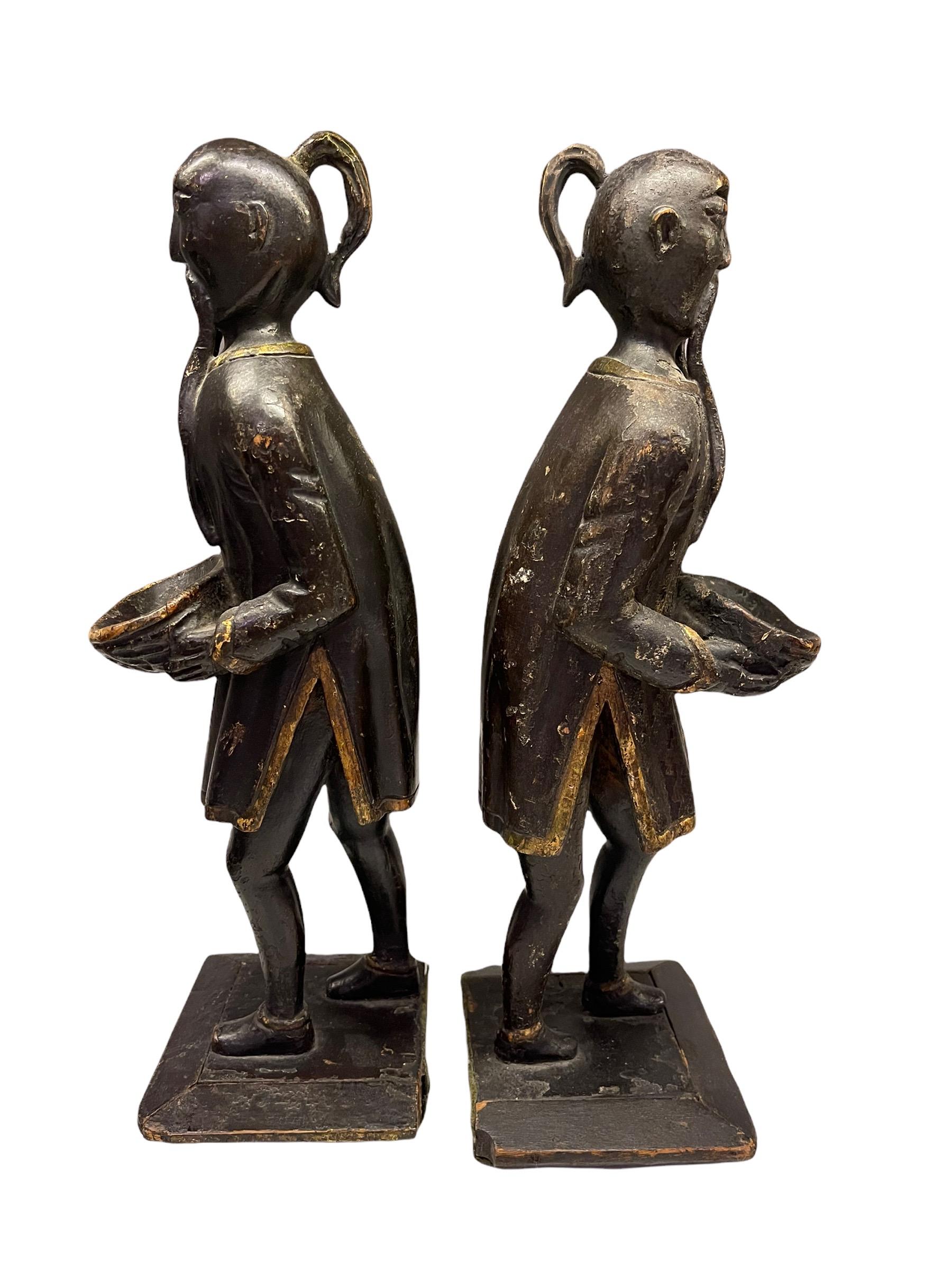 A Pair of 18th Century English Chinoiserie Carved Wood Ring Holders  For Sale 1