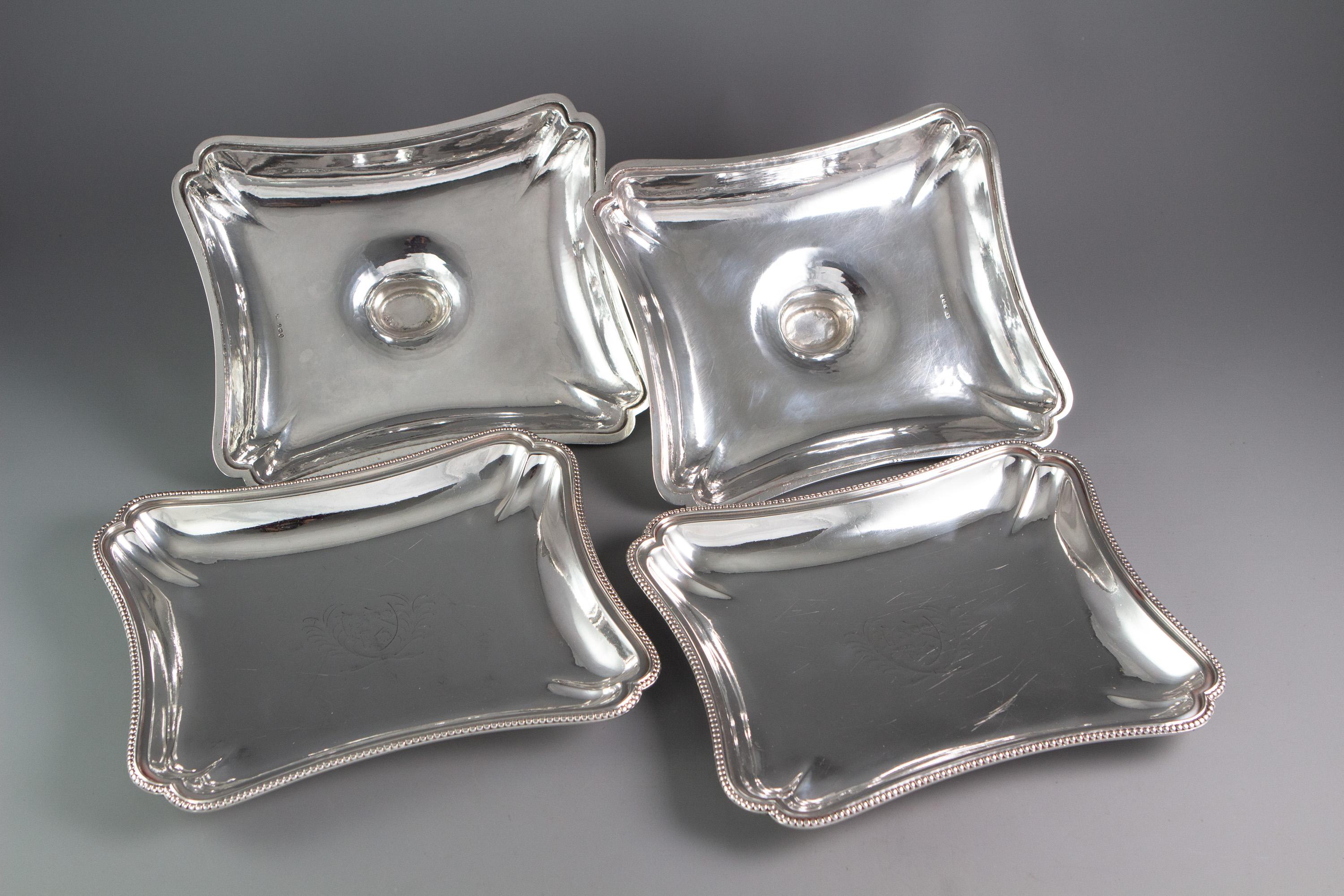 Pair of 18th Century Entrée Dishes, 1784 and 1792 by Carter, Smith & Sharp In Good Condition For Sale In Cornwall, GB