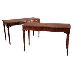 Pareja de consolas de madera de frutal del siglo XVIII