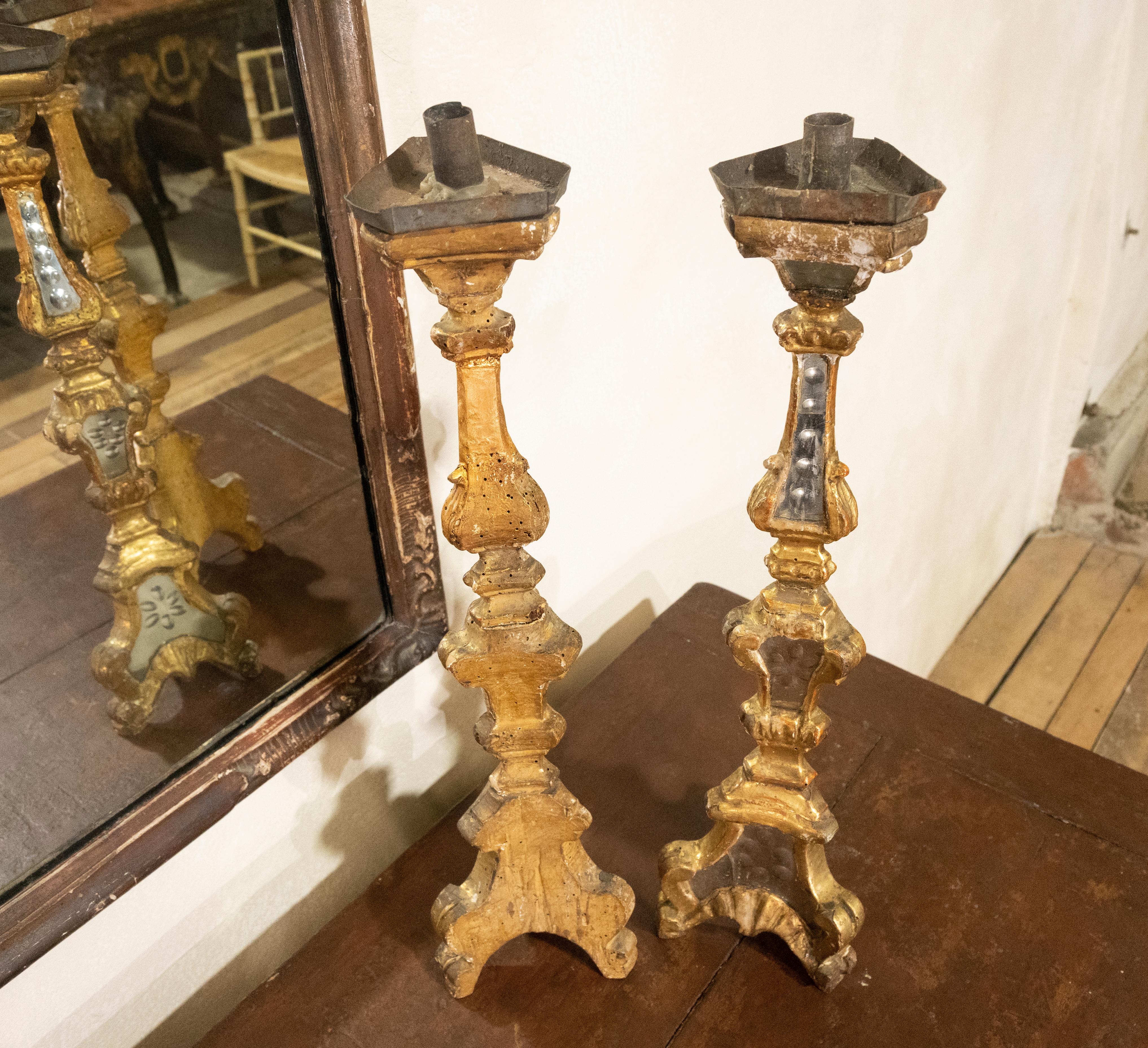 Pair of 18th Century Gilded & Mirrored Glass Venetian Altar, Candlesticks For Sale 1