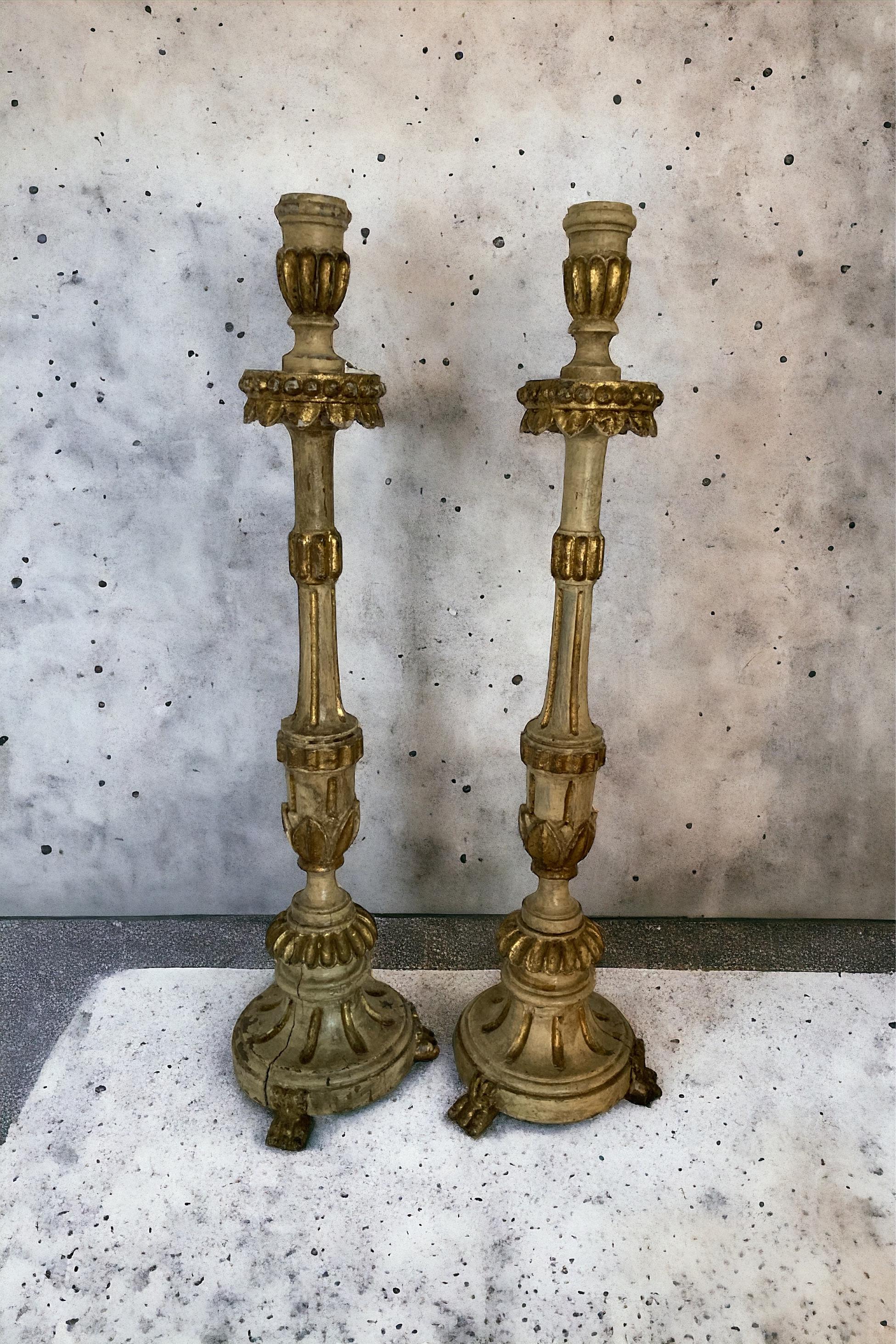 A Pair of 18th Century Italian painted and Gilt Wooden Candlesticks For Sale 3