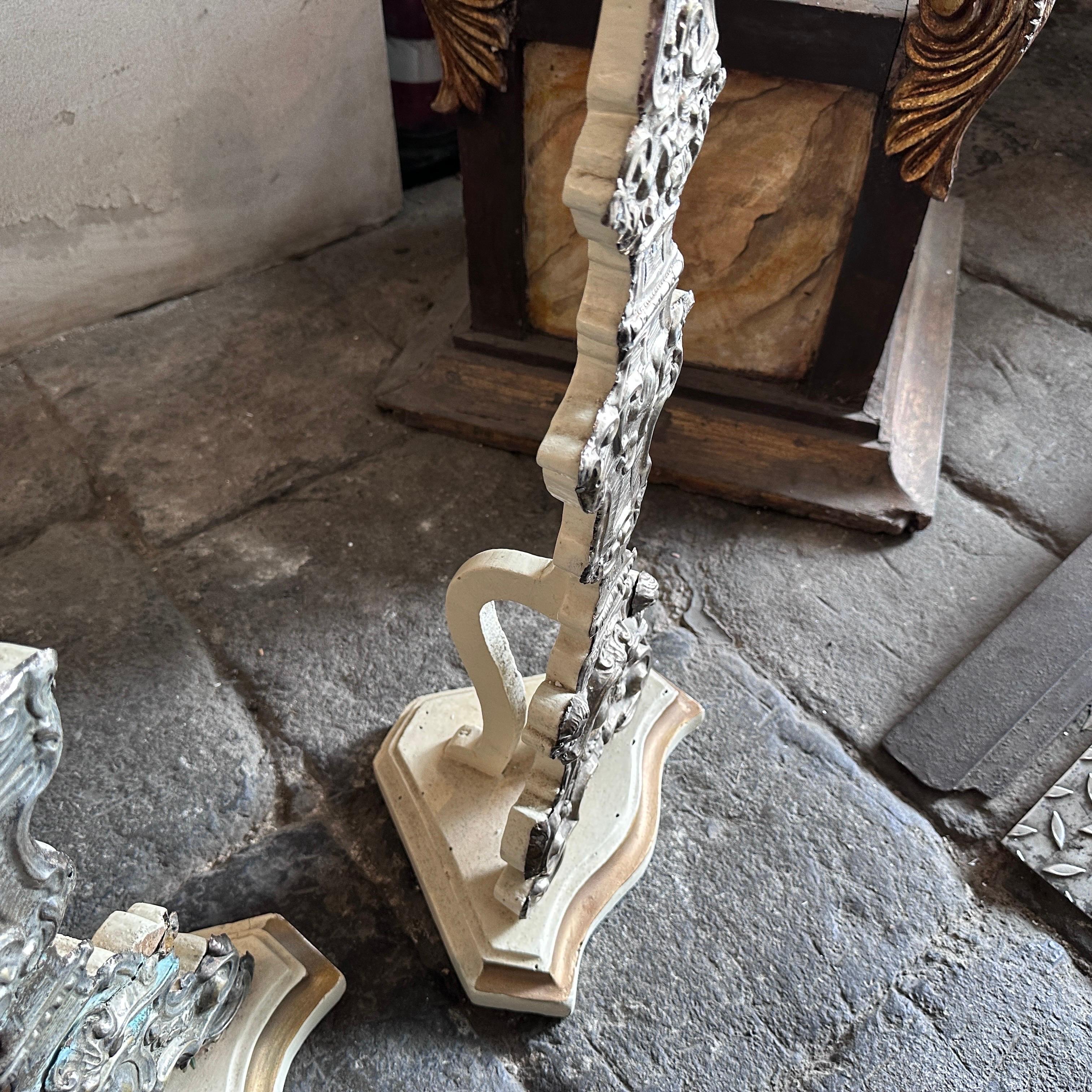 Ein Paar sizilianische Fackeln aus Metall mit Holzüberzug aus dem 18. im Angebot 2