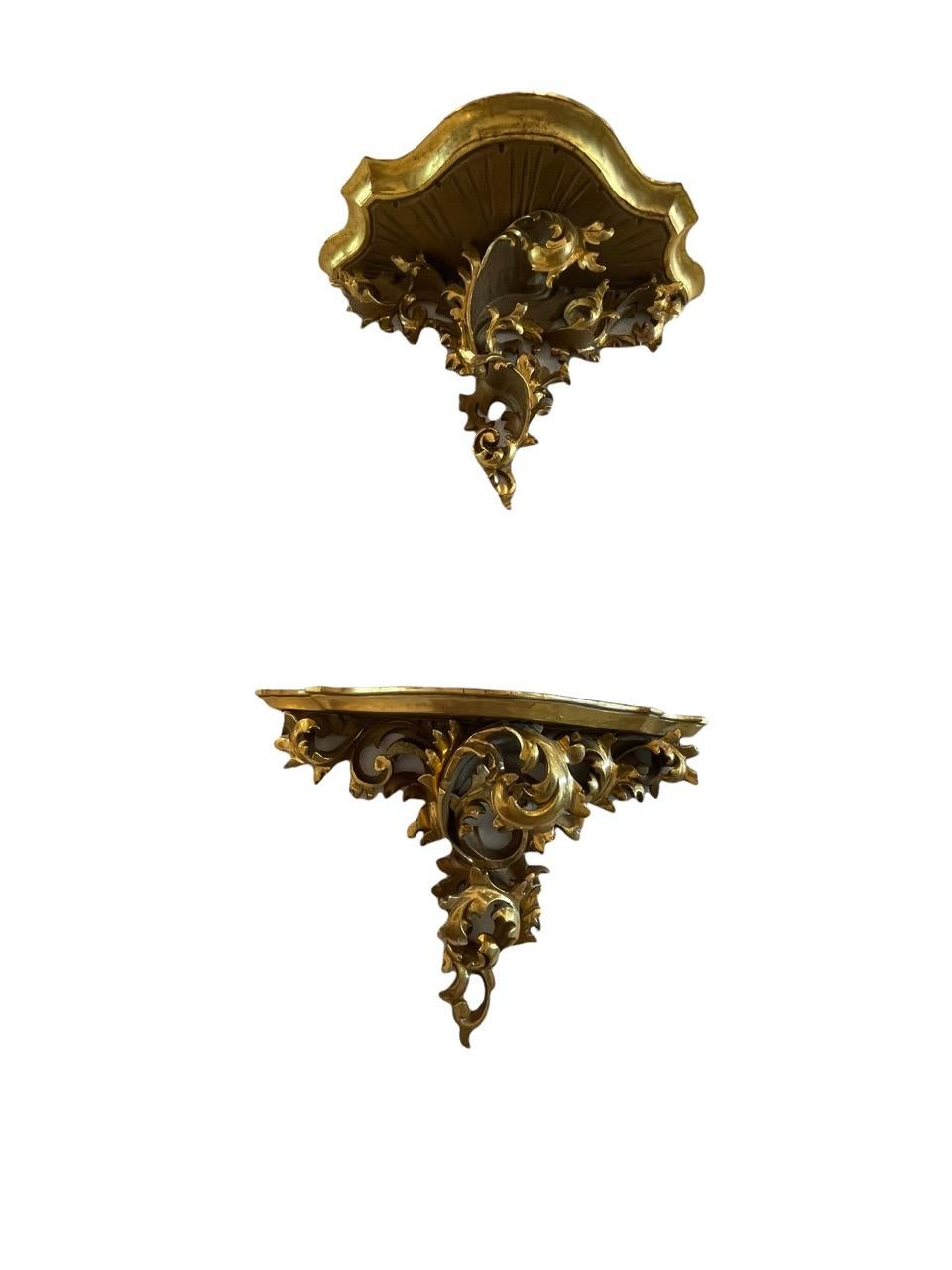 Pair of 18th Century Venetian Rococo Wall Shelves For Sale 2