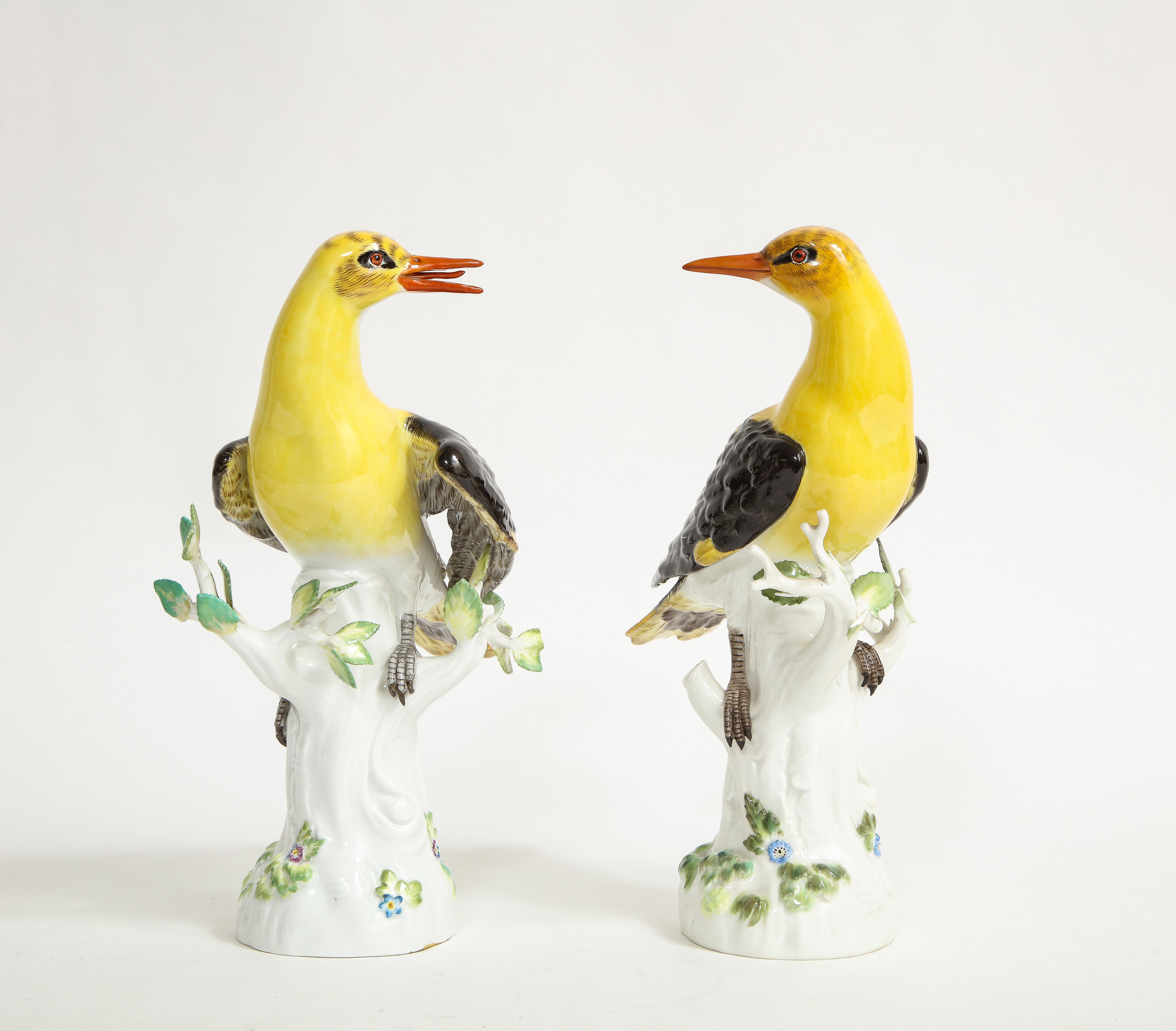 Paar goldene Oriole-Vogel im Louis-XVI.-Stil des 19./20. Jahrhunderts aus Meissen, Modelle (Louis XVI.) im Angebot