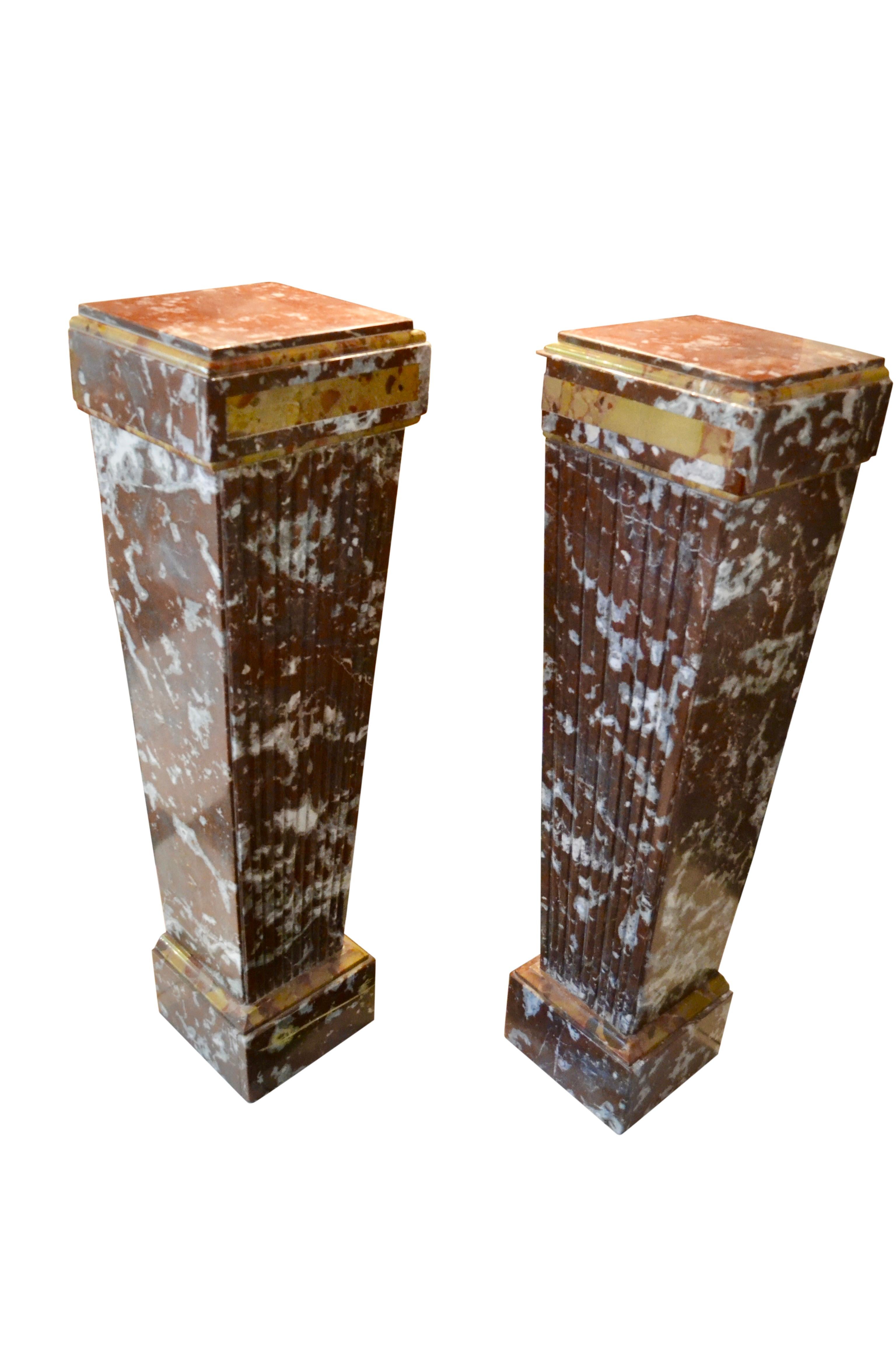 Neoclassical Pair of 19 Century Burgundy and White Marble Tapering Square Columns For Sale